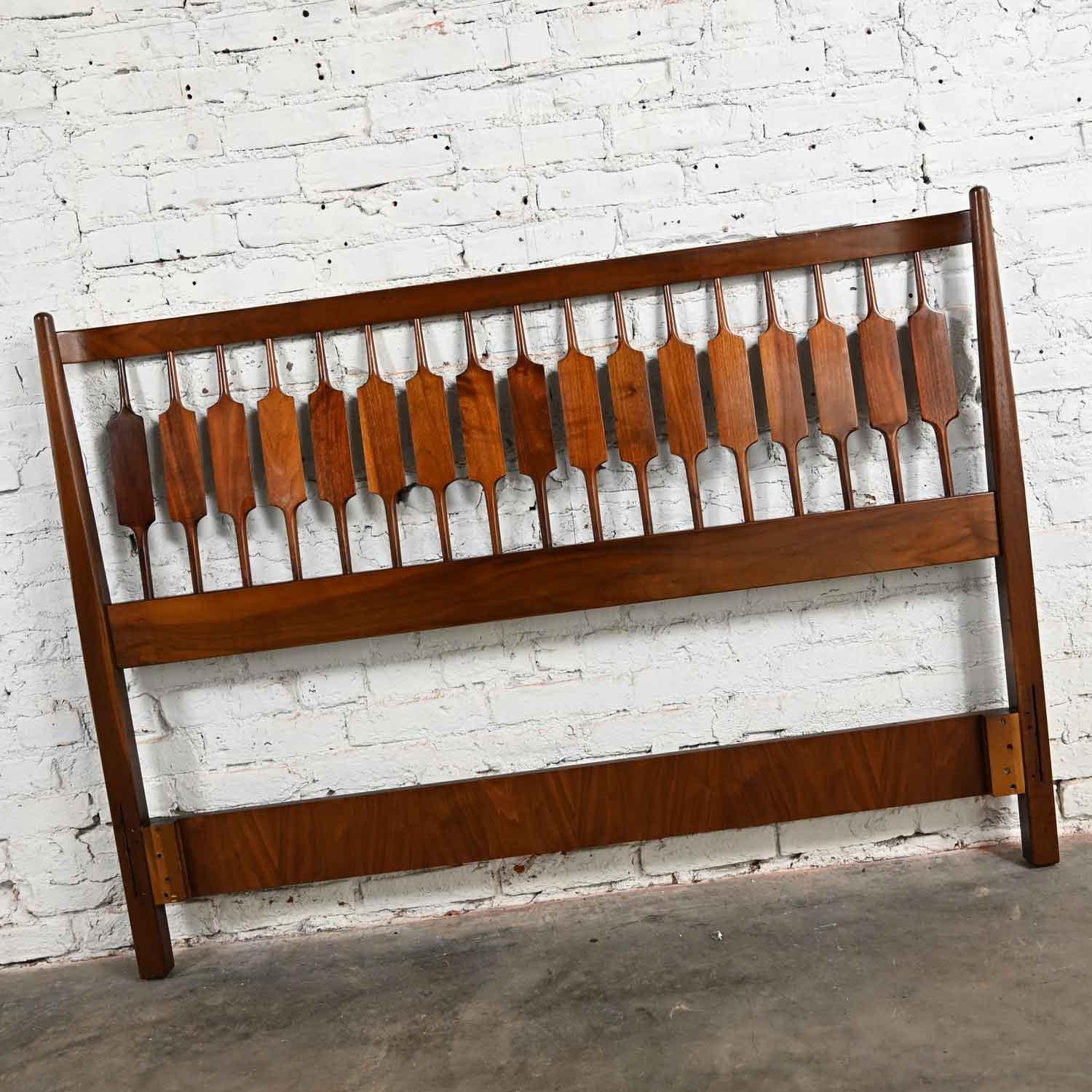 Handsome vintage MCM or Mid-Century Modern Drexel Declaration full size walnut headboard by Kipp Stewart & Stewart MacDougall. Beautiful condition, keeping in mind that this is vintage and not new so will have signs of use and wear. A chip on the