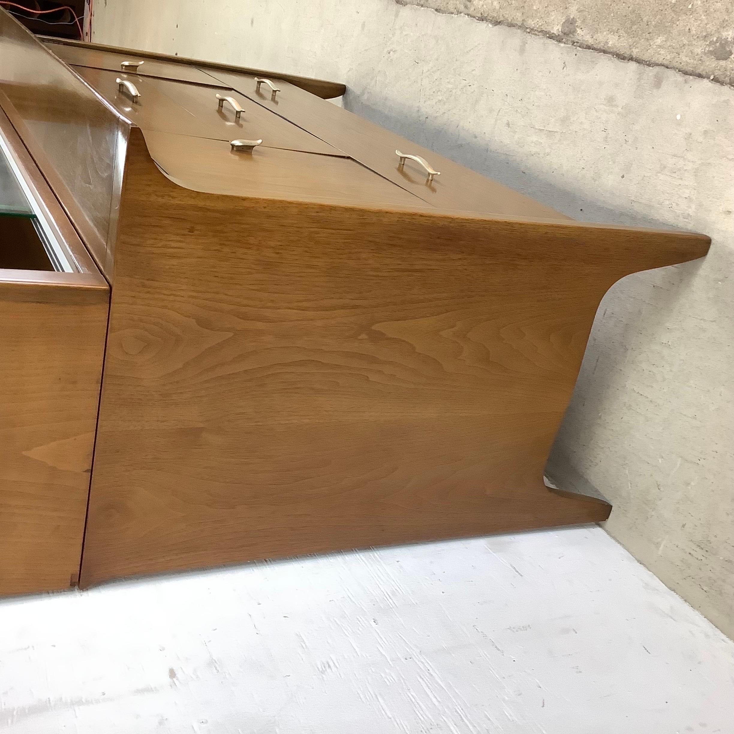 MCM Drexel “Profile” Sideboard With Display Topper by John Van Koert In Good Condition In Trenton, NJ