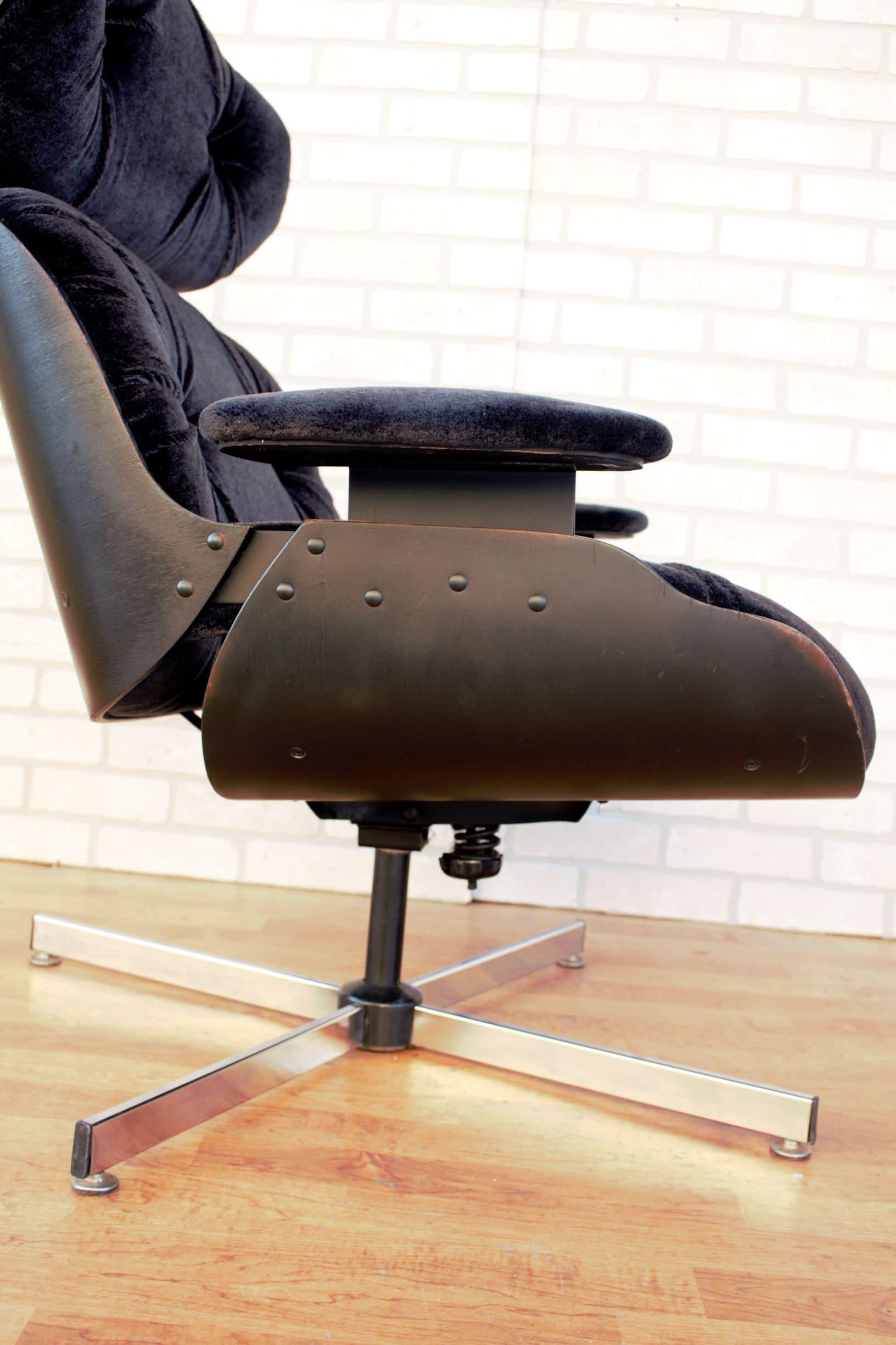 MCM Eames Plycraft Style Lounge Chair & Ottoman Neu gepolstert Schwarz Mohair (20. Jahrhundert) im Angebot