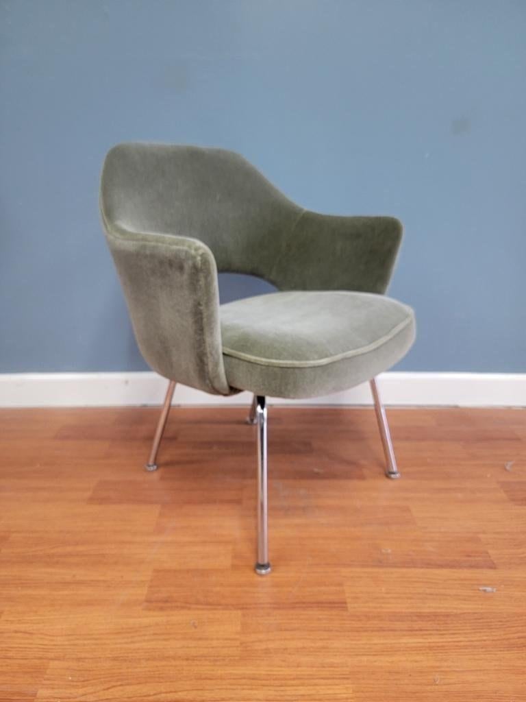 MCM Eero Saarinen for Knoll Executive Armchair Newly Upholstered in Sage Mohair For Sale 2