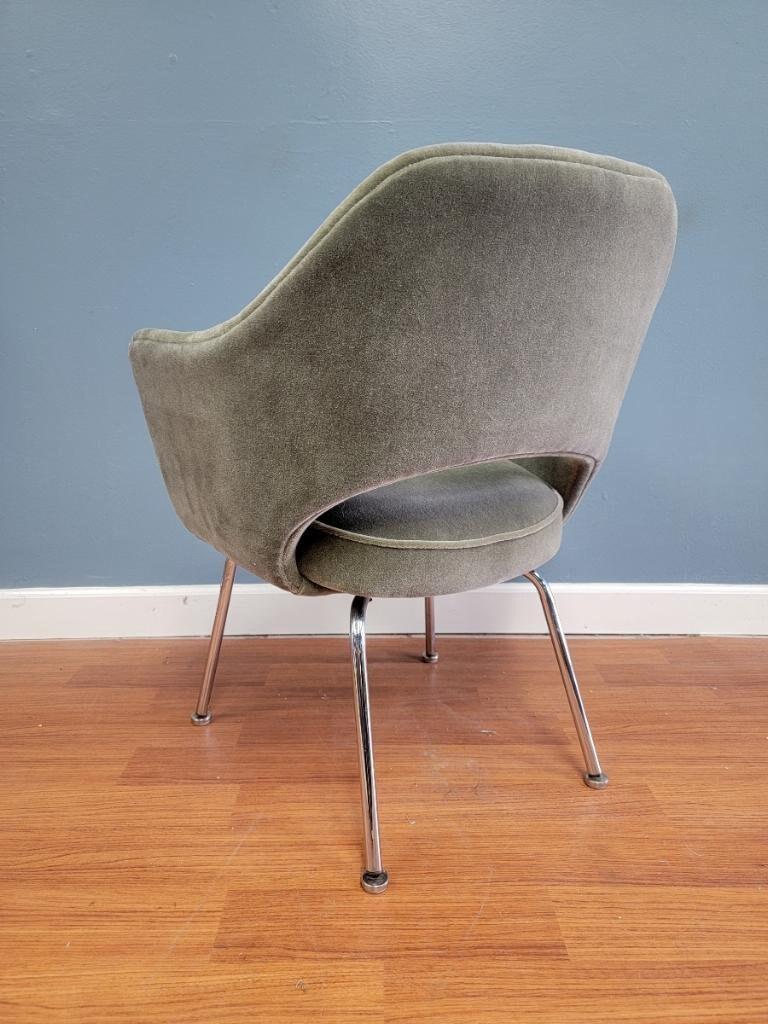 20th Century MCM Eero Saarinen for Knoll Executive Armchair Newly Upholstered in Sage Mohair For Sale