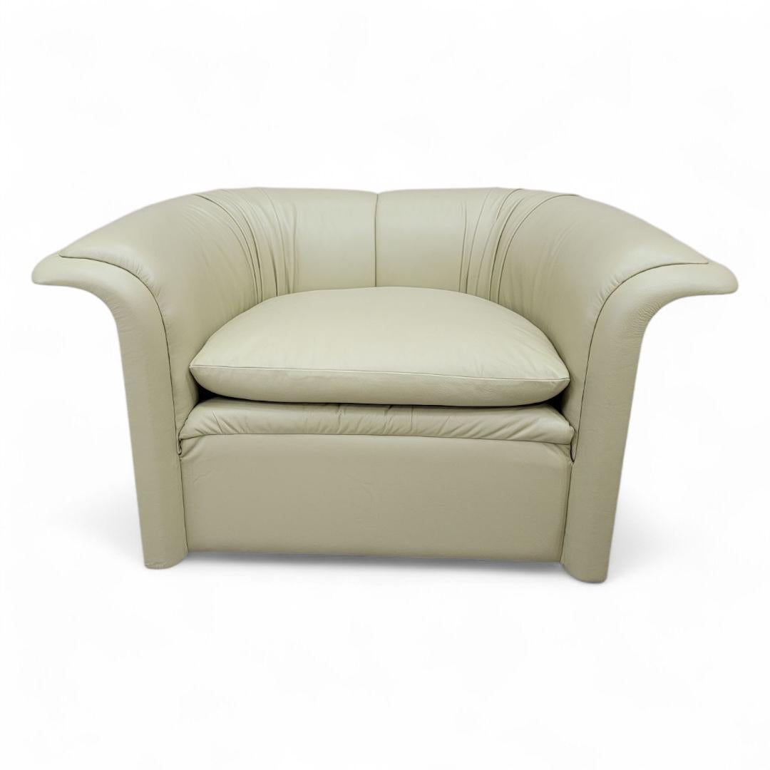 Sedie da salotto con bracci flare di MCM con lo stile di Dennis Christianson per Dunbar - Coppia in vendita 5