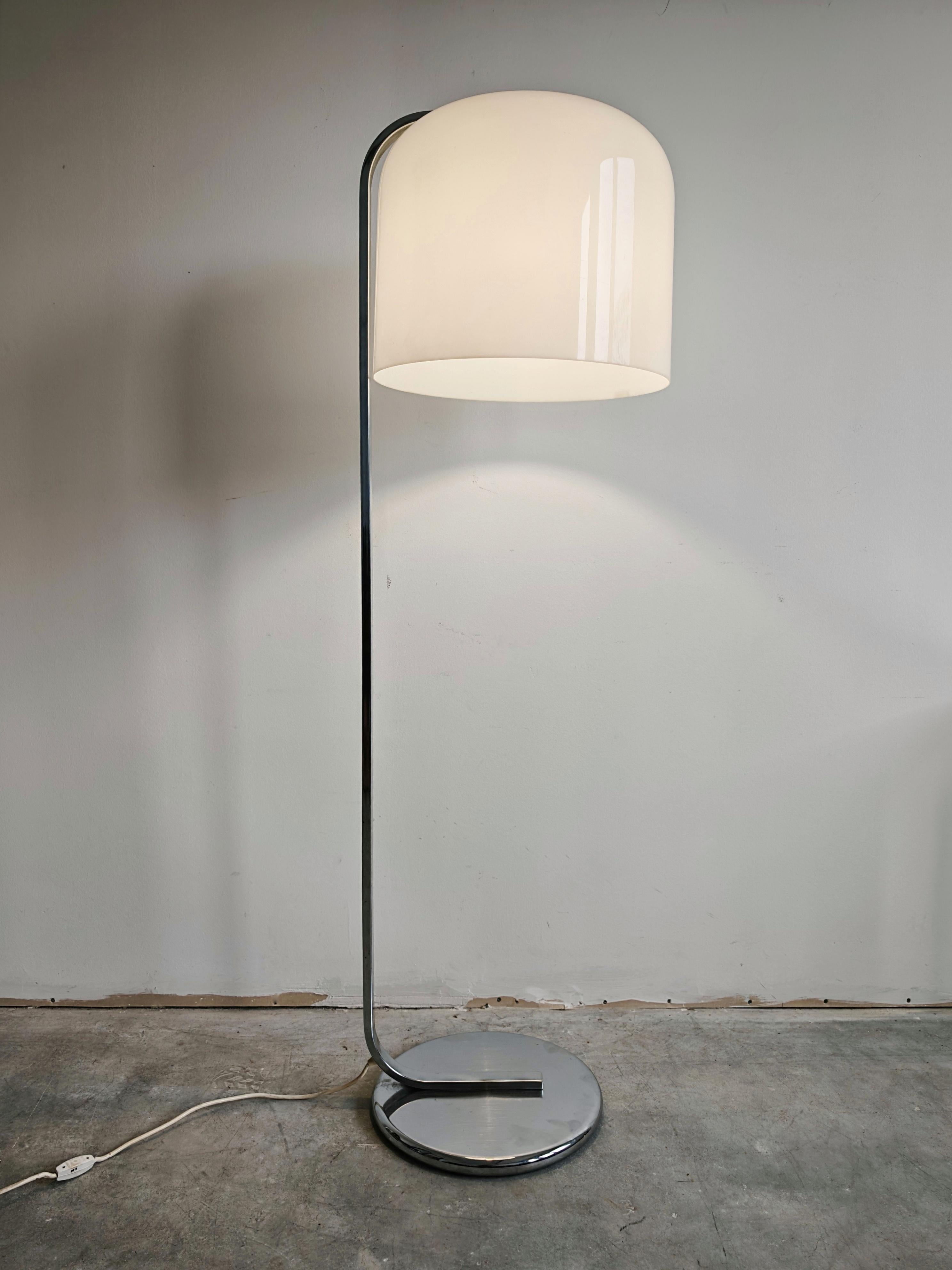 Mid-Century moderno Lampada da terra MCM della serie Alvise di Luigi Massoni & Massoni per Guzzini, Yugoslavia 1960 in vendita