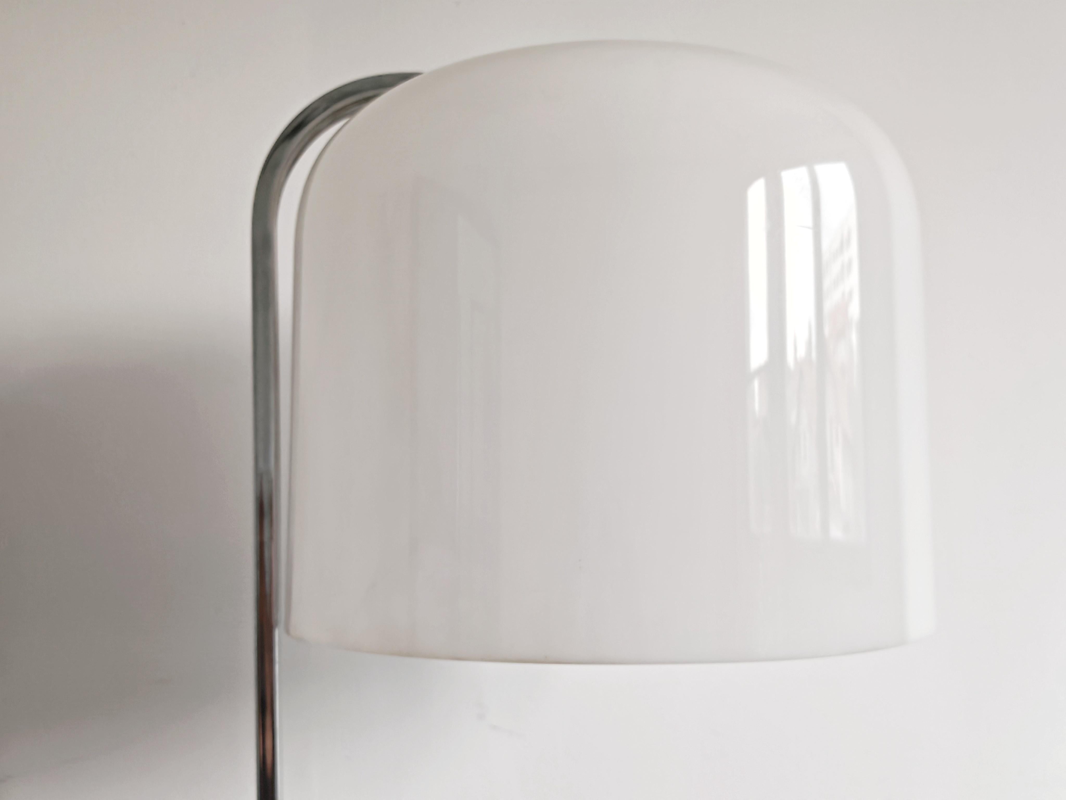 Sloveno Lampada da terra MCM della serie Alvise di Luigi Massoni & Massoni per Guzzini, Yugoslavia 1960 in vendita