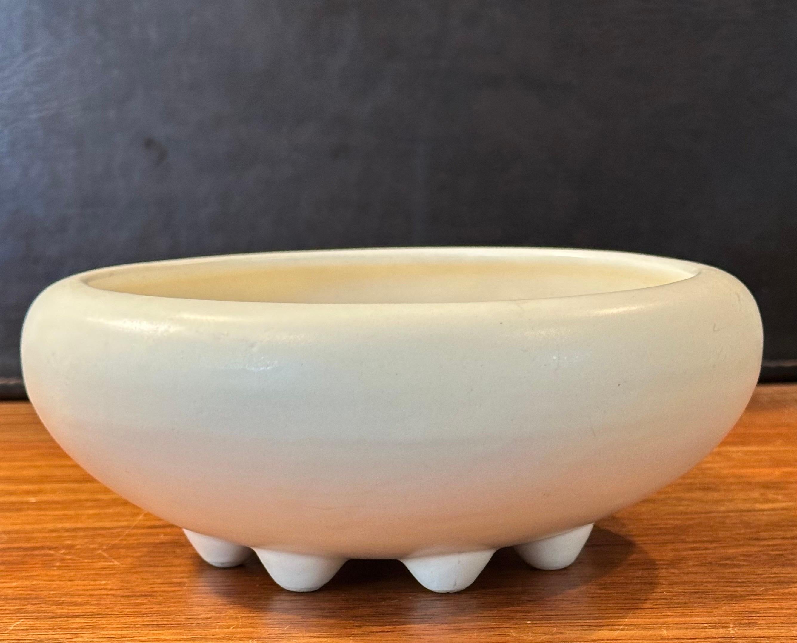 Mid-Century Modern MCM Footed Ceramic Planter by Haeger For Sale