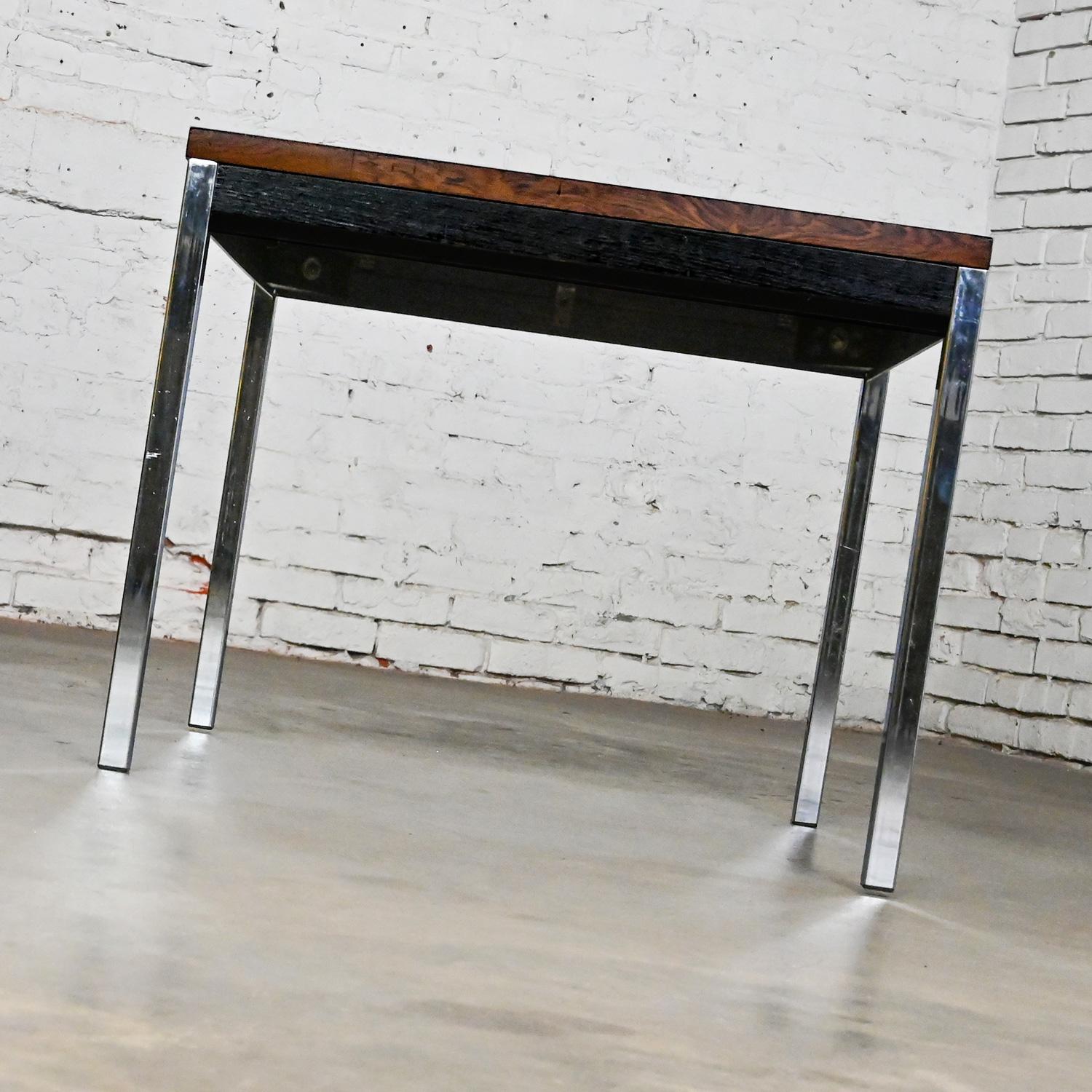 20ième siècle Table d'appoint MCM Founders Furniture en ébène et bois de rose chromé CDP#47133 David Parmelee en vente