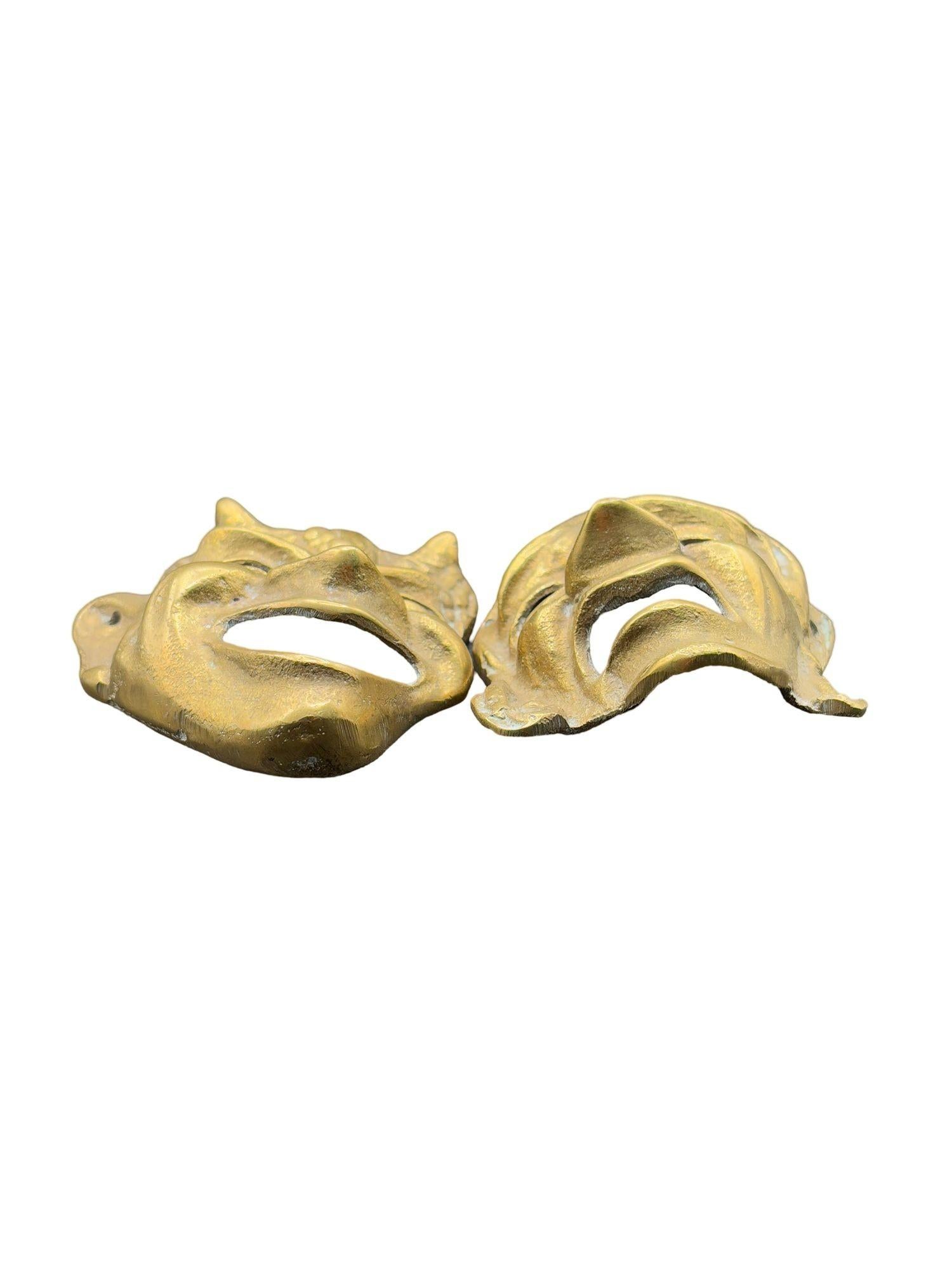 MCM Máscaras de Teatro Griego Comedia y Tragedia Escultura de Pared Fundida a Mano en Bronce Pareja mediados del siglo XX en venta