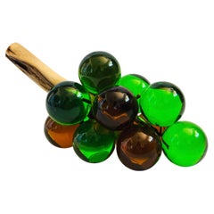 Racimo de uvas de MCM en lucita verde y ámbar