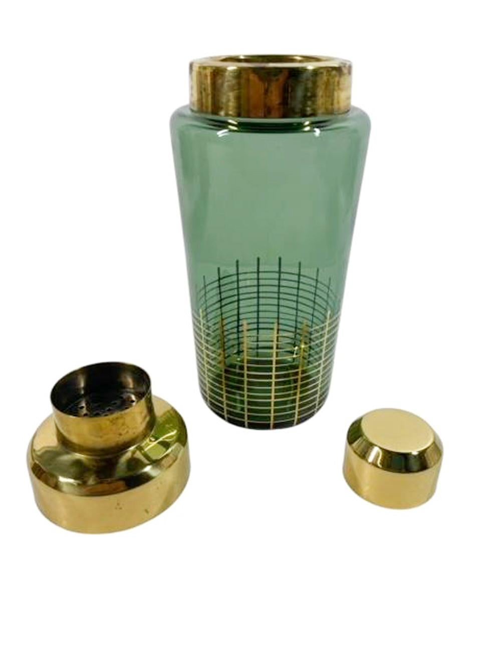 MCM - Green Glass Cocktail Shaker with Gold Grid Decoration at Base and Gold Lid In Good Condition For Sale In Chapel Hill, NC