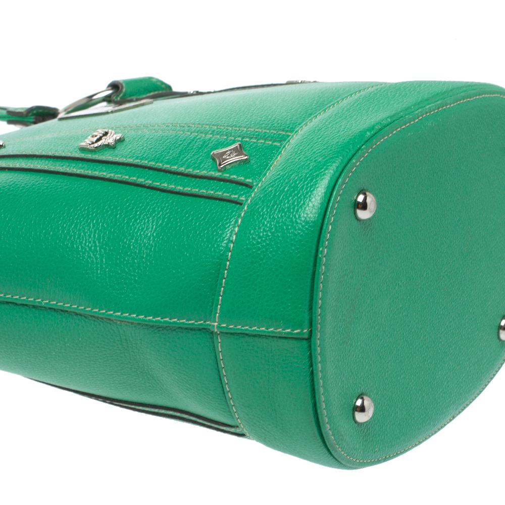 MCM Green Leather Studded Flap Bucket Bag In Good Condition In Dubai, Al Qouz 2