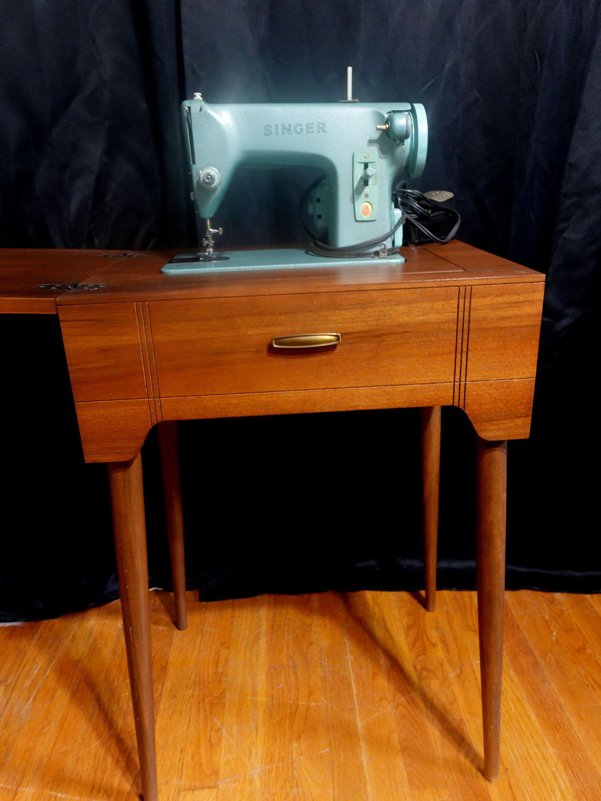 MCM Green Singer Sewing Machine in Cabinet In Good Condition For Sale In Norton, MA