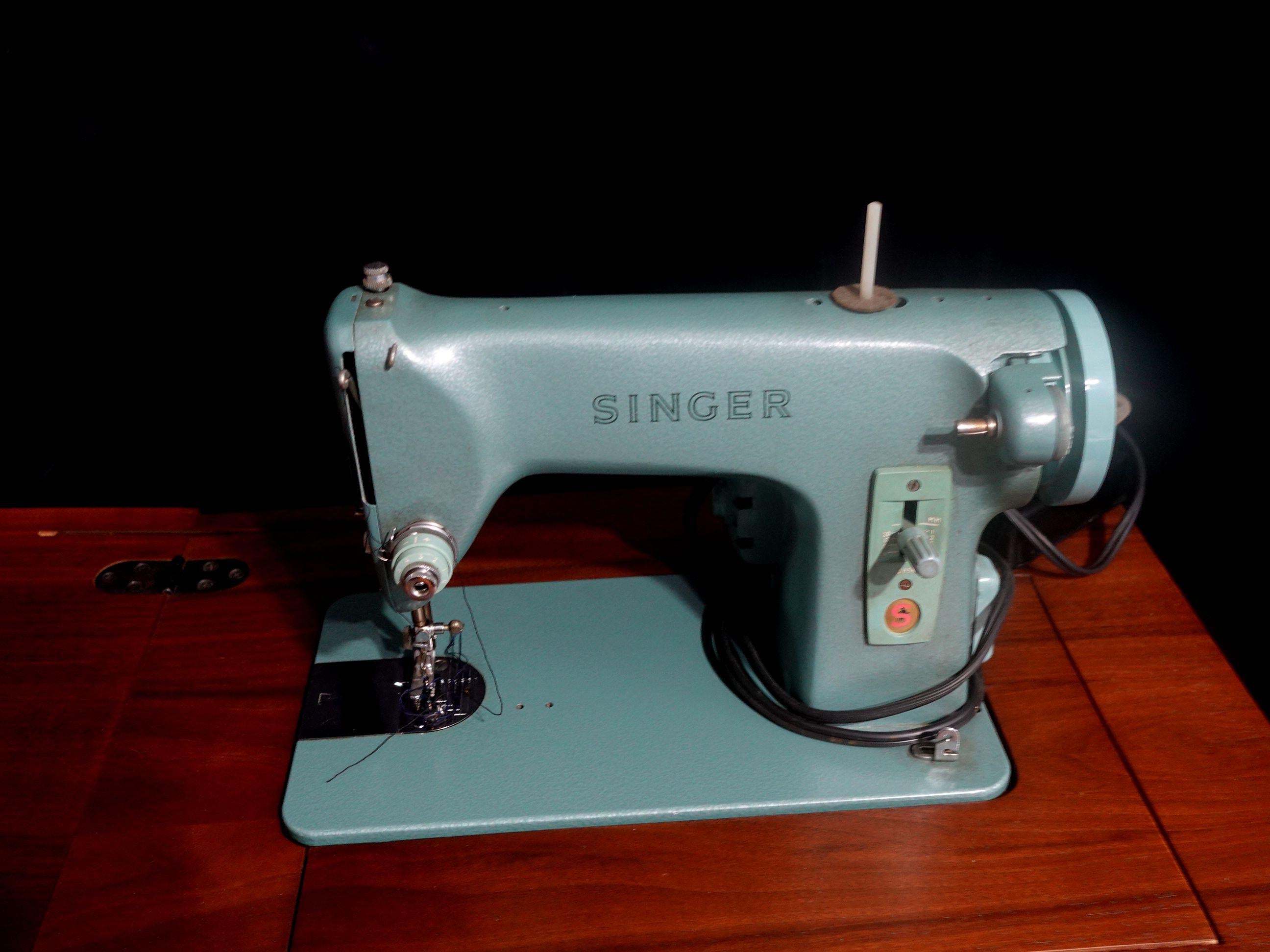 20th Century MCM Green Singer Sewing Machine in Cabinet For Sale