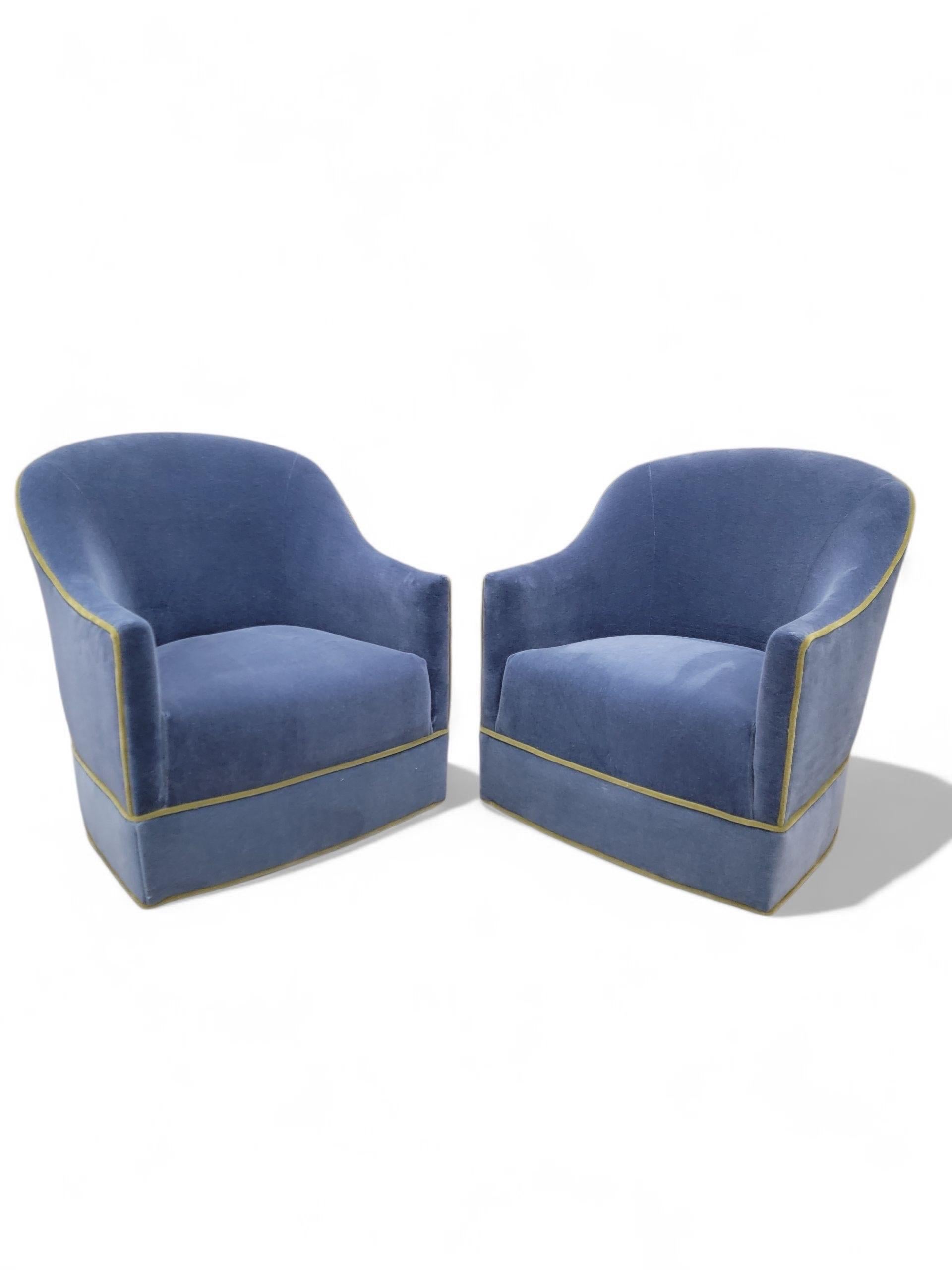 MCM Harvey Probber Style Barrel Back Swivel Club Chairs Newly Reupholstered - 4 im Angebot 4