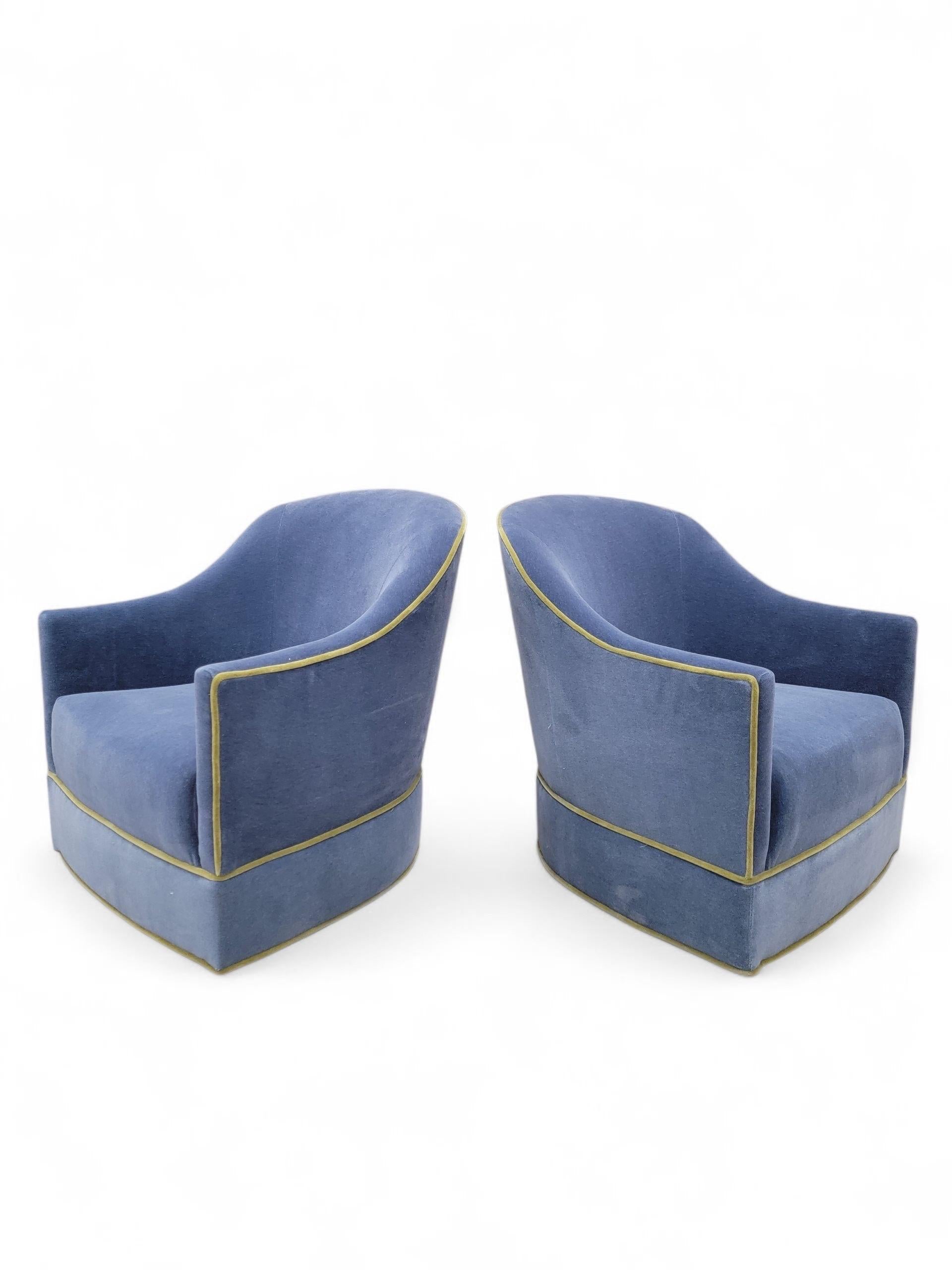 MCM Harvey Probber Style Barrel Back Swivel Club Chairs Newly Reupholstered - 4 im Angebot 6