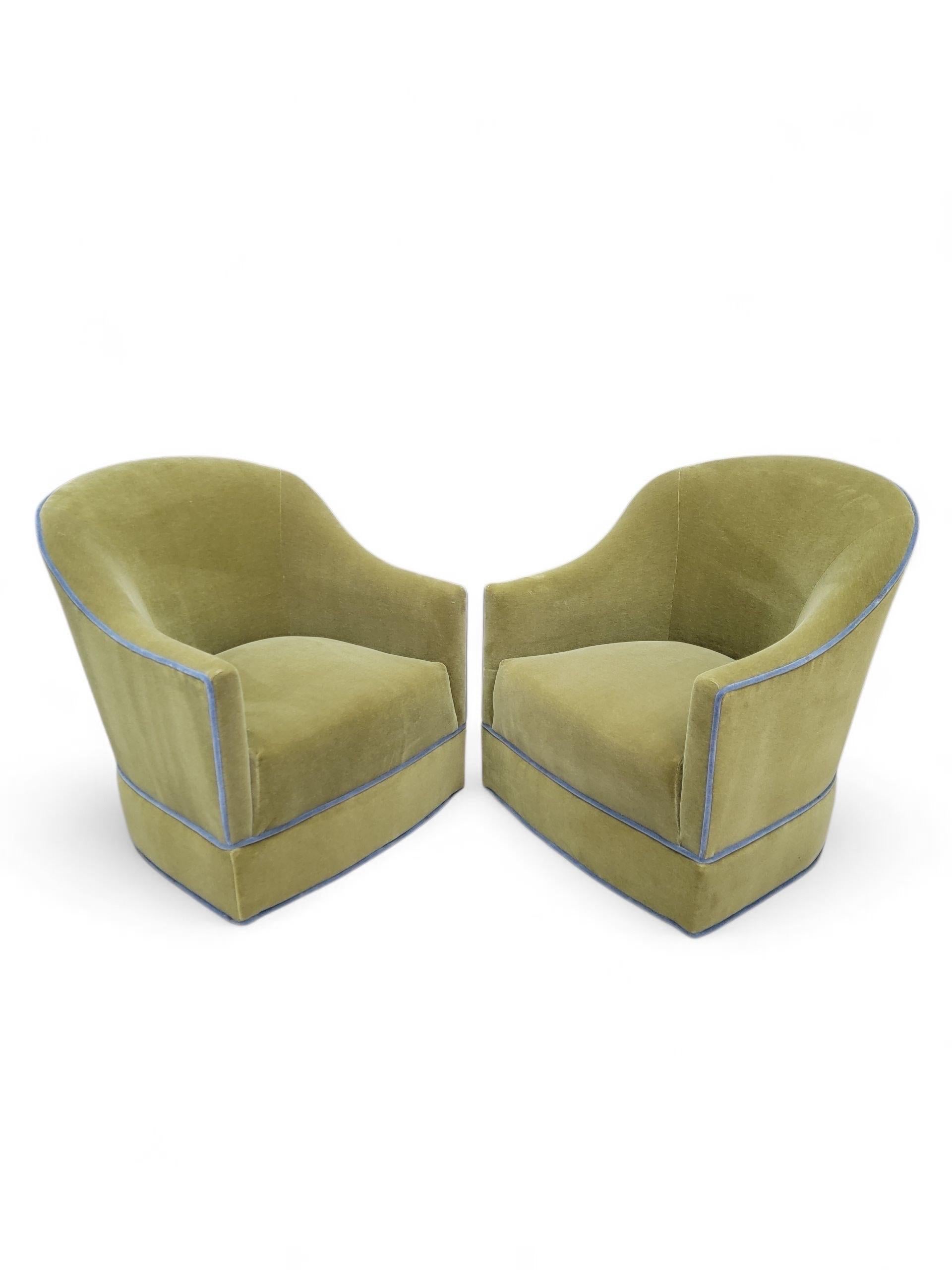 MCM Harvey Probber Style Barrel Back Swivel Club Chairs Newly Reupholstered - 4 im Angebot 1