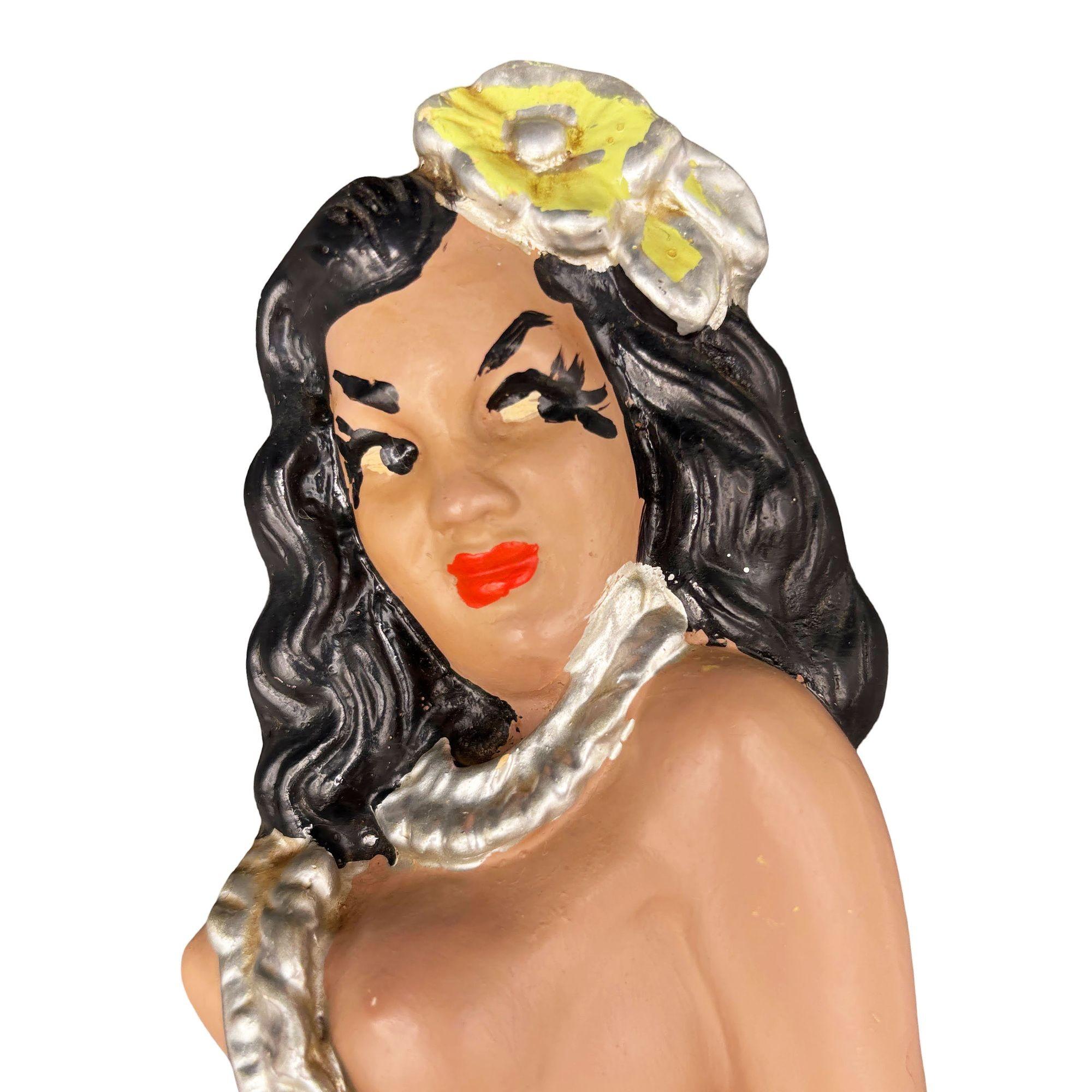 MCM Hawaiian Art Pottery Nude Pin-up Yellow Hula Girl Wandskulptur, Paar (Töpferwaren) im Angebot