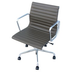 MCM Herman Miller Eames Aluminum Group Management Chair in Hunter Brown Leather