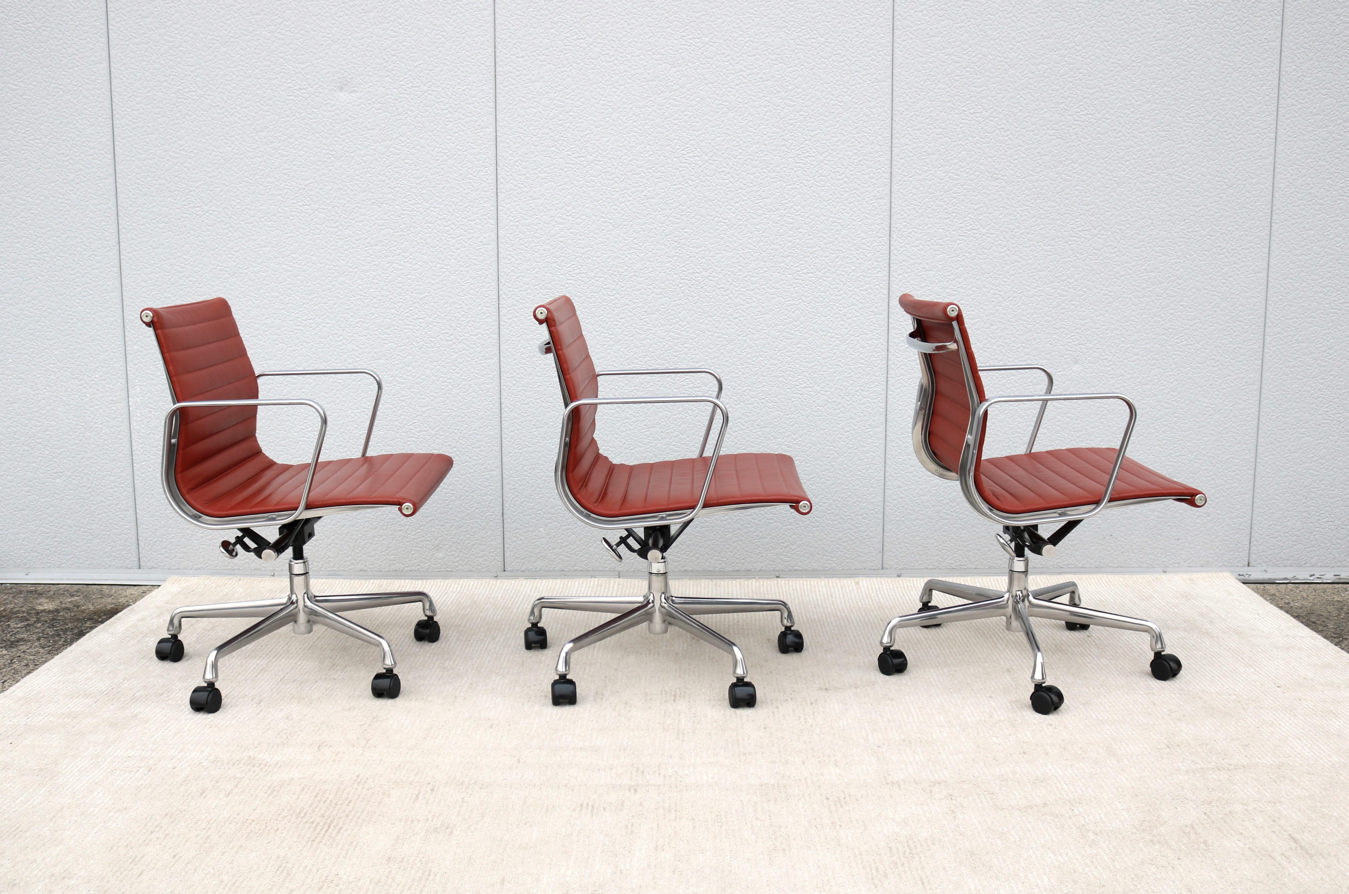 MCM Herman Miller Eames Aluminum Group Terra Cotta Leather Management Chair For Sale 5