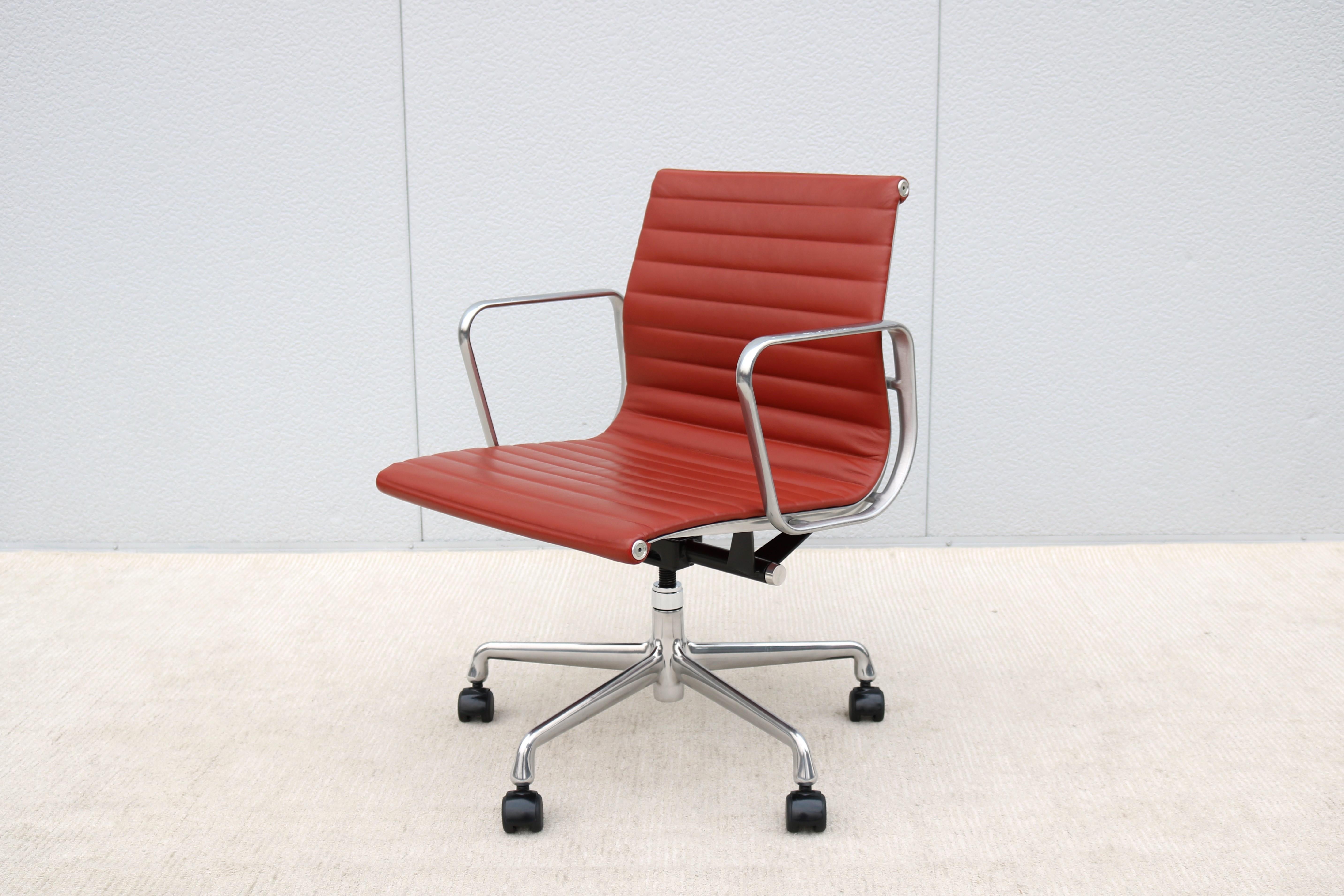 Mid-Century Modern MCM Herman Miller Eames Aluminum Group Terra Cotta Leather Management Chair For Sale