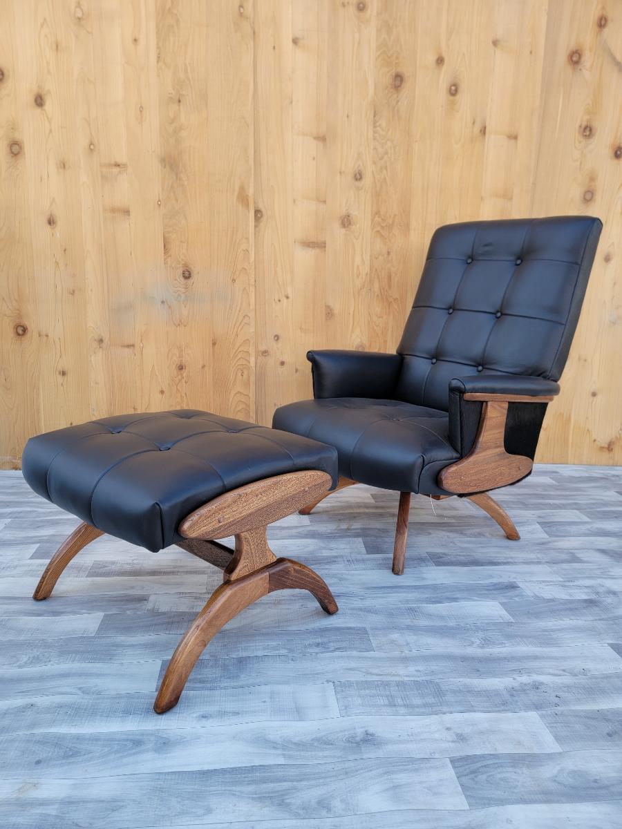 Late 20th Century MCM Heywood Wakefield Style Walnut Swivel Rocking Lounge Chair & Ottoman For Sale