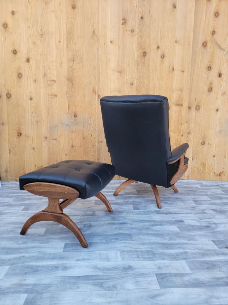 Mid-Century Modern MCM Heywood Wakefield Style Walnut Swivel Rocking Lounge Chair & Ottoman For Sale