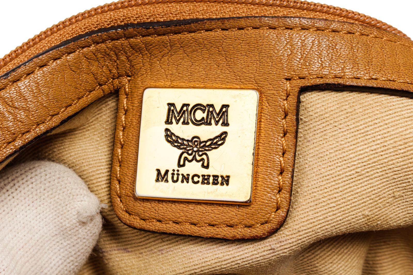 MCM Hobo-Tasche aus beschichtetem Segeltuch mit cognacfarbenem Visetos-Monogramm und goldfarbenen Beschlägen 4