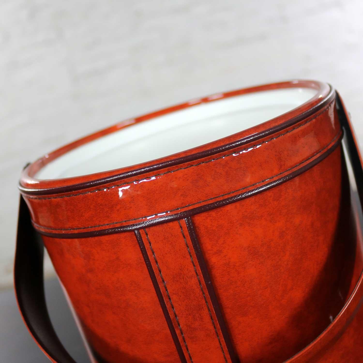 Cubitera MCM firmada George Briard Naranja quemado imitación charol 2