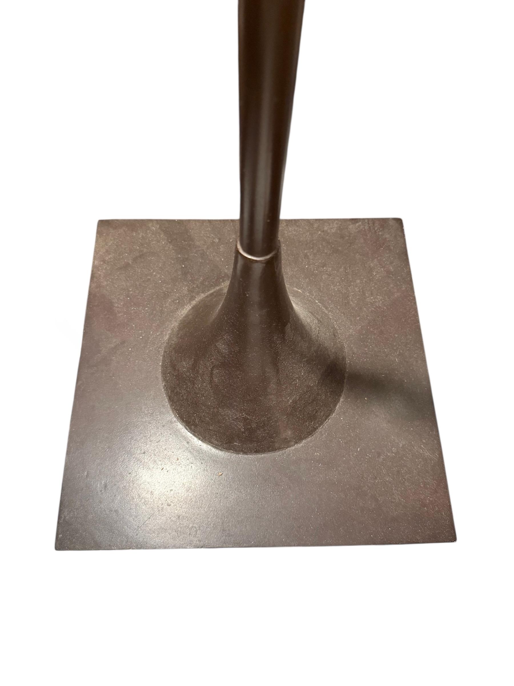 Metallo Lampada a sospensione con base a petali floreale italiana di MCM in vendita