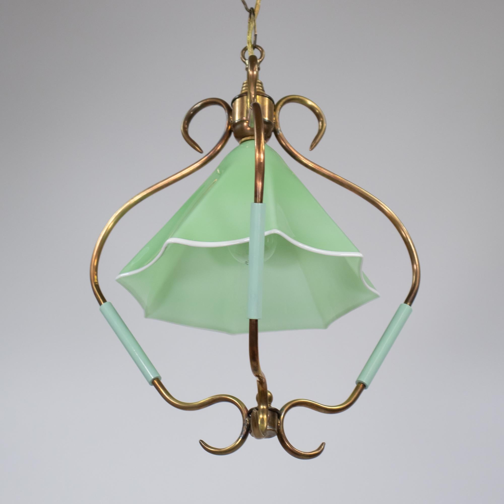 Mid-Century Modern Pendentif en verre de Murano opalin vert de MCM dans le style de Fontana Arte en vente