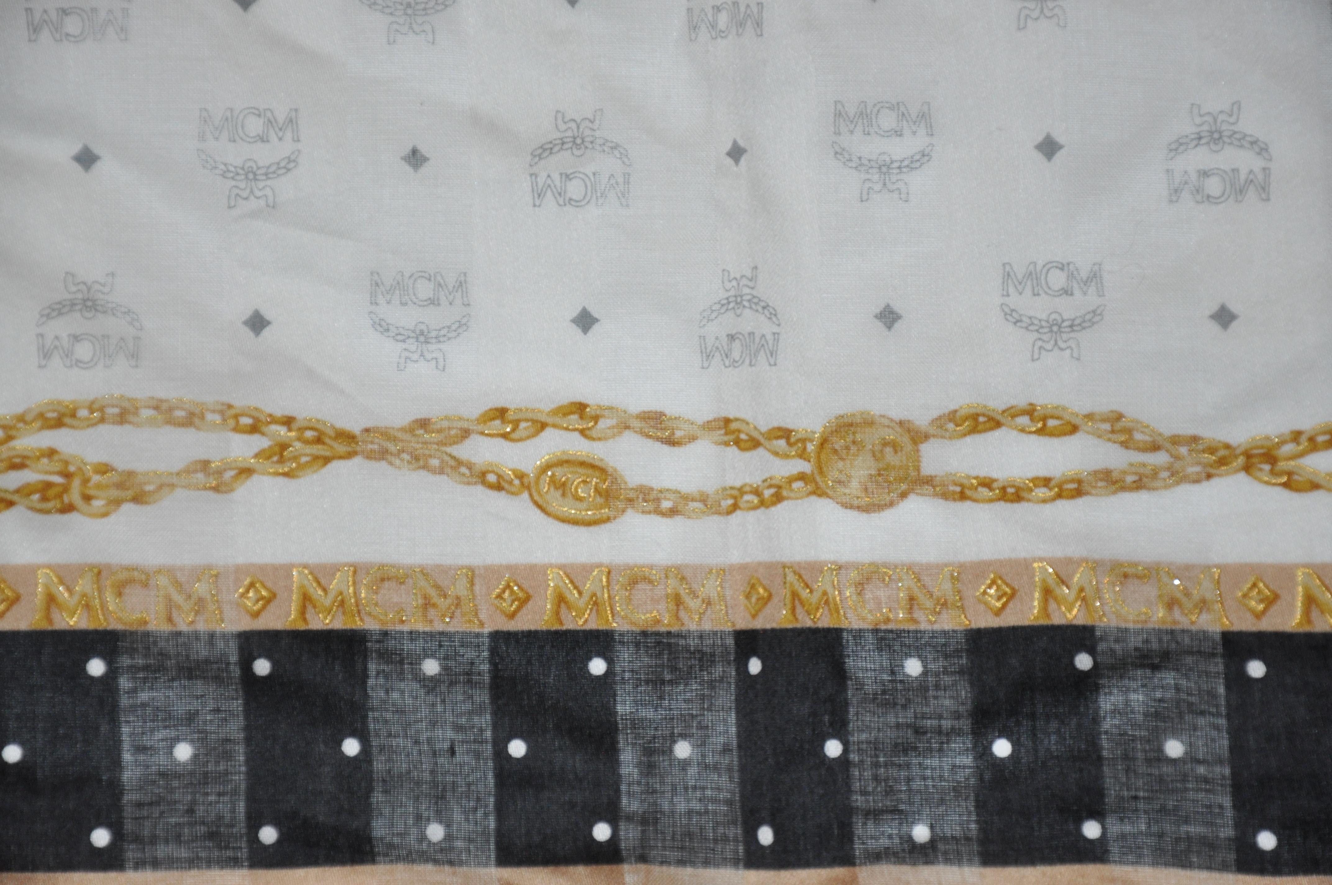 MCM - Écharpe en coton avec logo signature ivoire et bordures à pois Bon état - En vente à New York, NY