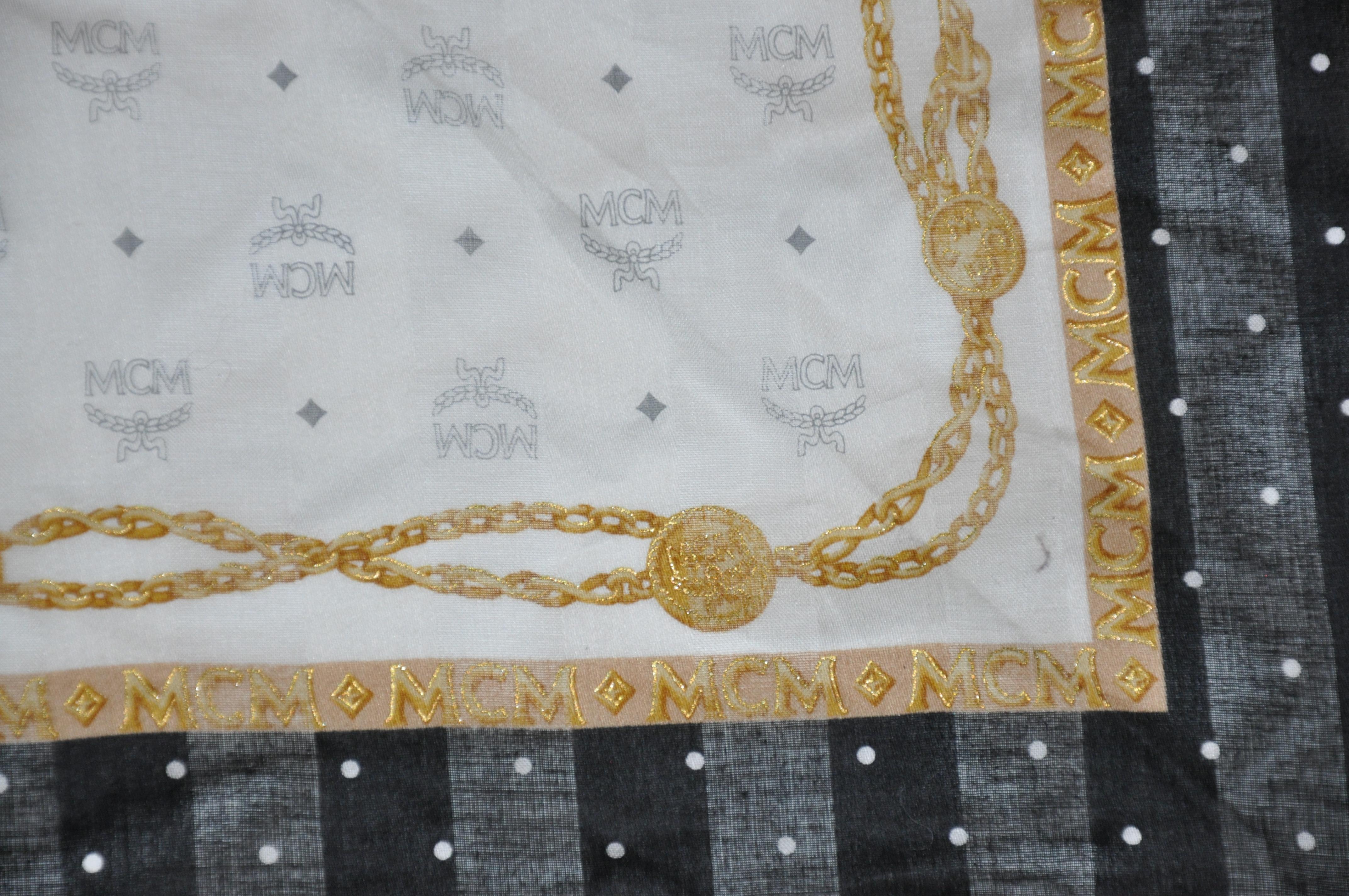 MCM Elfenbeinfarbener Baumwollschal mit gepunkteten Rändern und Logo für Damen oder Herren im Angebot