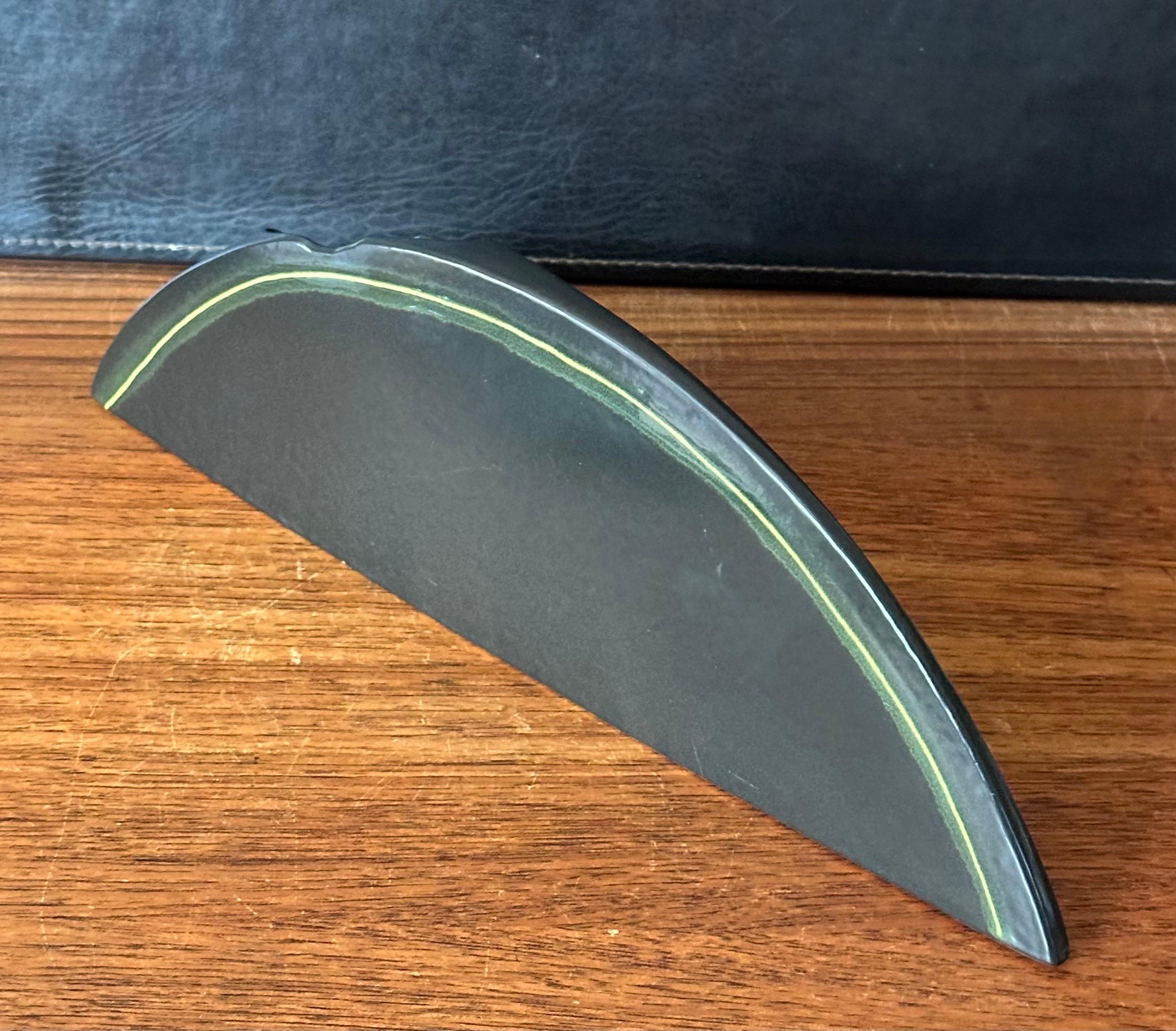 Vaso in ceramica Ikebana giapponese MCM In condizioni buone in vendita a San Diego, CA