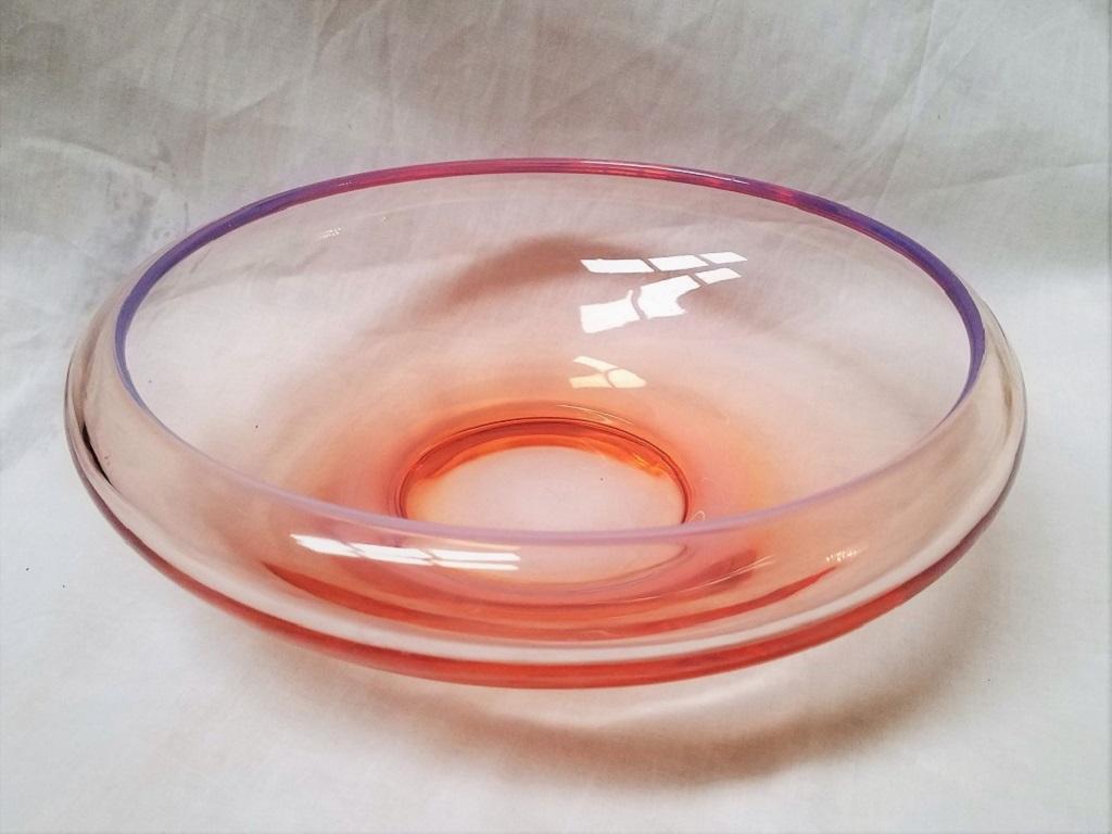 MCM John-Orwar Lake Style Opalescent Swedish Art Glass Bowl In Good Condition In Dallas, TX
