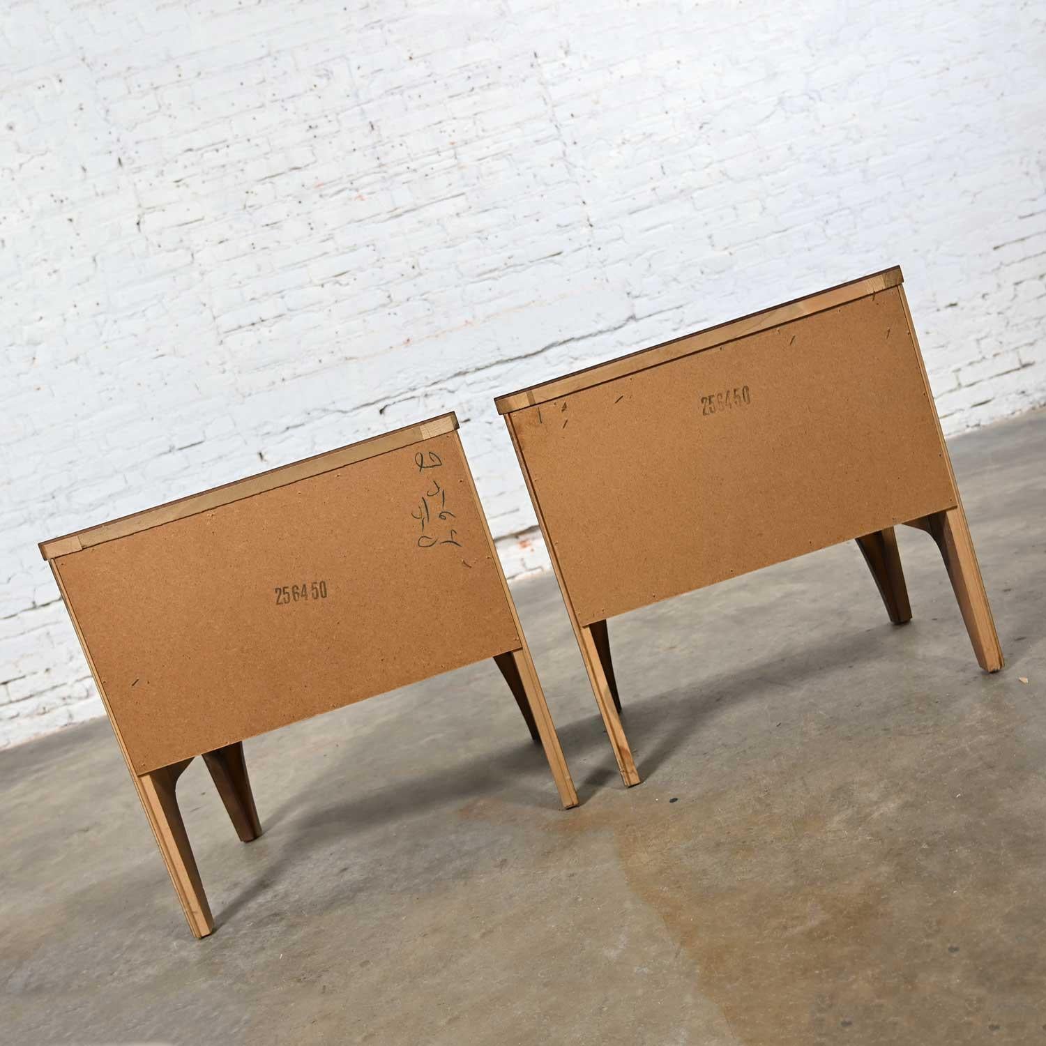 MCM Johnson Carper Fashion Trend Pair of Walnut Nightstands or End Tables 7
