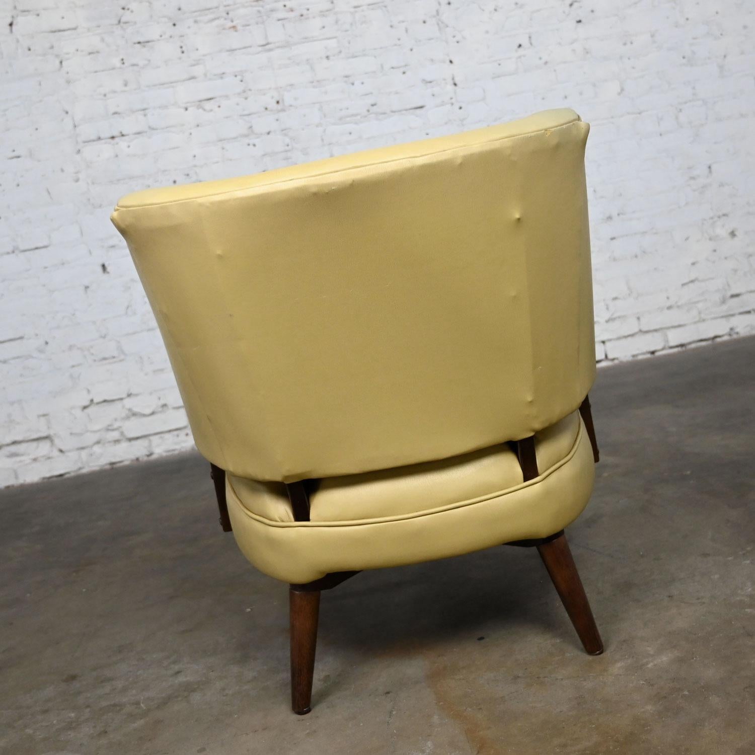 Fauteuil d'appoint ou fauteuil d'appoint MCM en vinyle kaki et faux cuir dans le style de Kroehler en vente 2