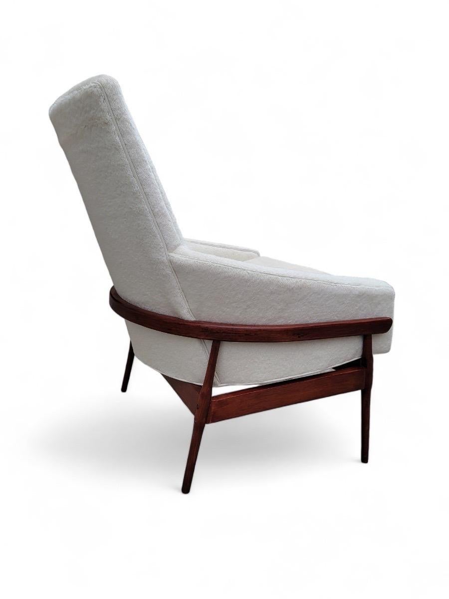 MCM Lawrence Peabody Style High & Low  Fauteuils-lits à dossier nouvellement rembourrés - Lot de 2 en vente 2