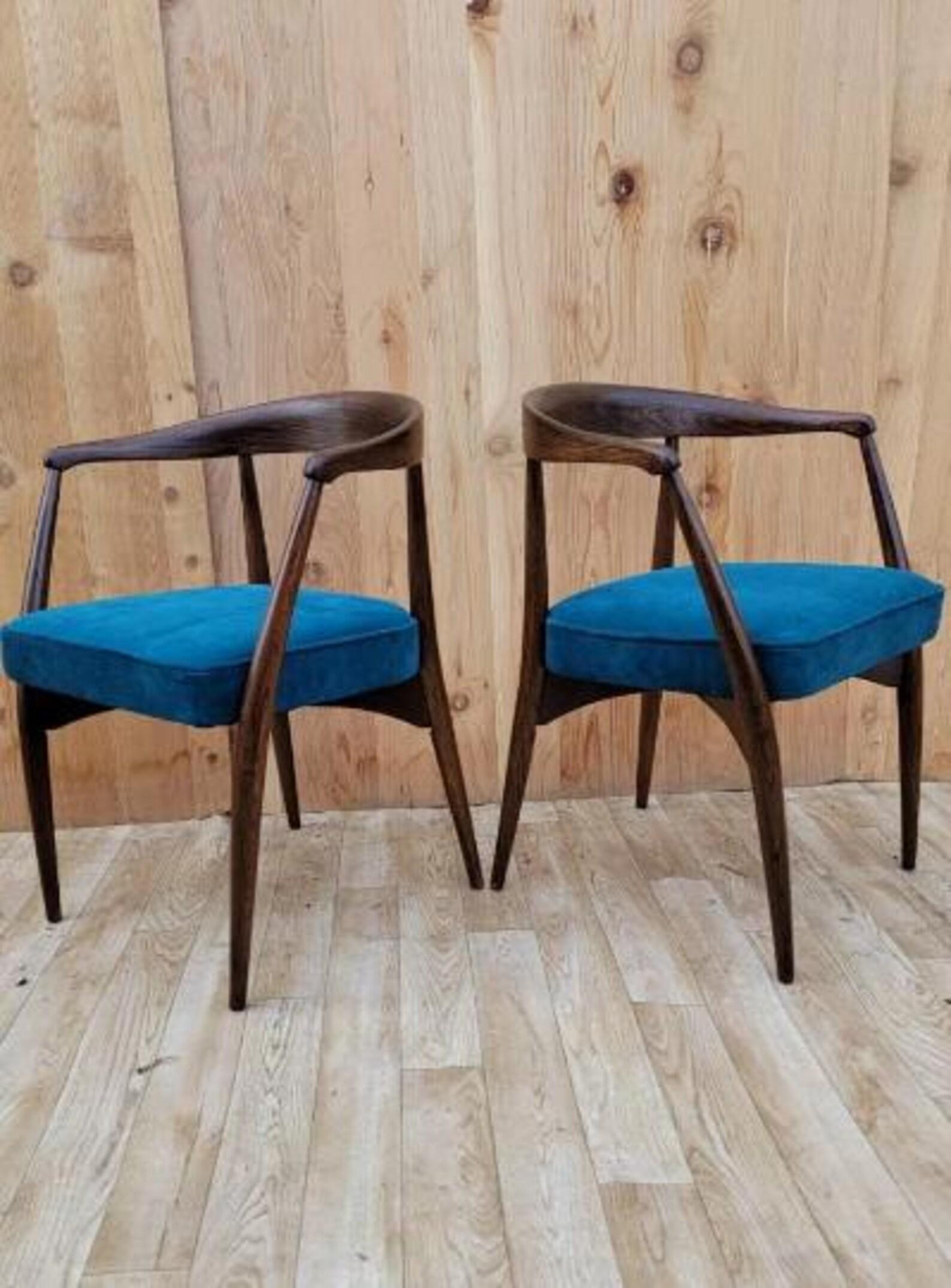 Sedie da pranzo in legno di noce Lawrence Peabody, del Medio Secolo Moderno, appena rivestite in pelle scamosciata di colore verde acqua - Set di 6

Abbiamo un bellissimo set di 6 sedie da pranzo Mid Century Modern Lawrence Peabody per Craft