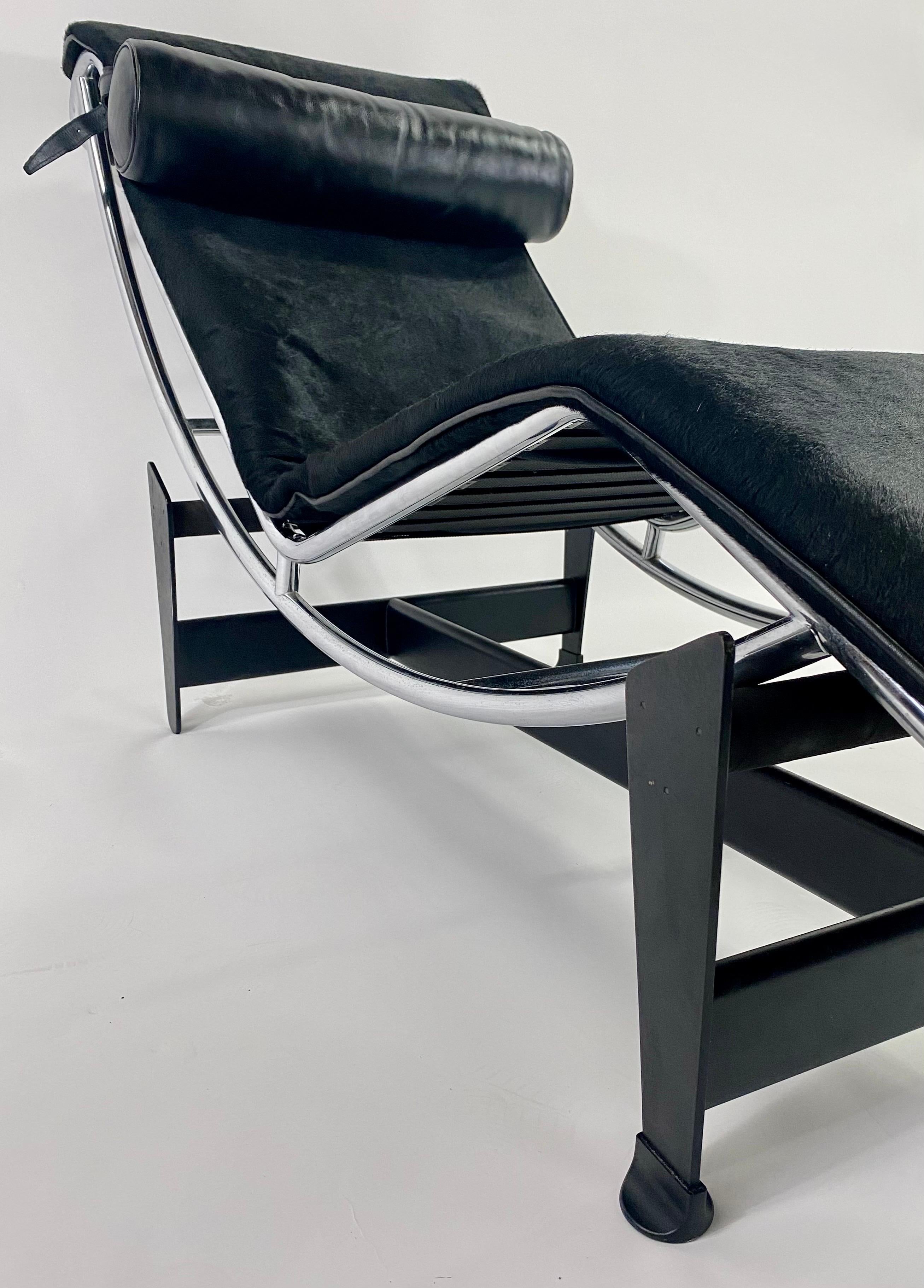 Mid-Century Modern MCM Le Corbusier LC4 Chaise by Charlotte Perriand & Pierre Jeanneret for Cassina For Sale