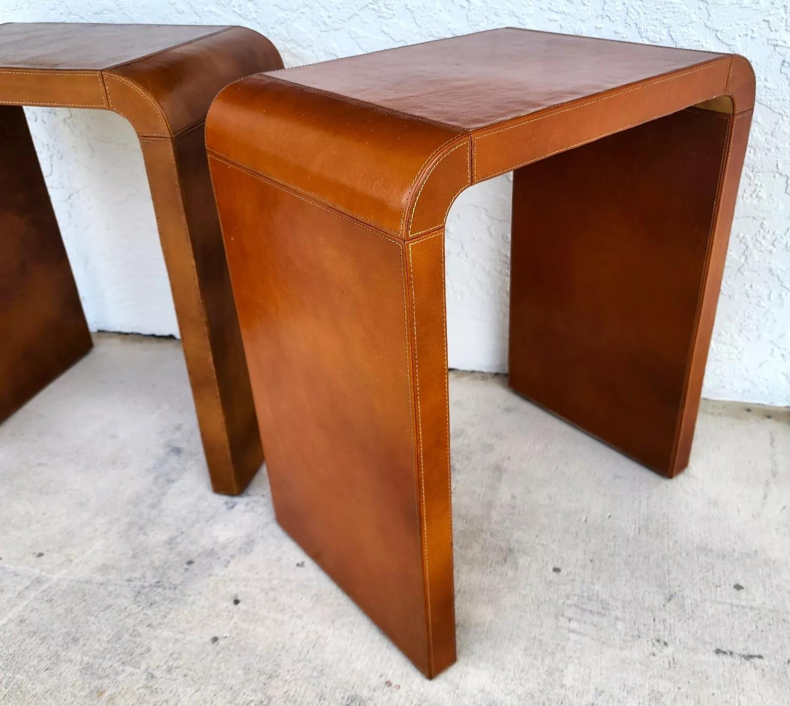 Mid-Century Modern MCM Leather Wrapped Side Tables Waterfall Pair en vente