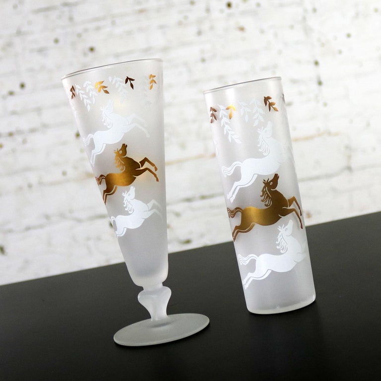 https://a.1stdibscdn.com/mcm-libbey-cavalcade-galloping-horse-cocktail-glasses-gold-white-pilsner-collins-for-sale-picture-13/f_18733/f_131726411546398227223/z_IMG_6029_master.jpg?width=768