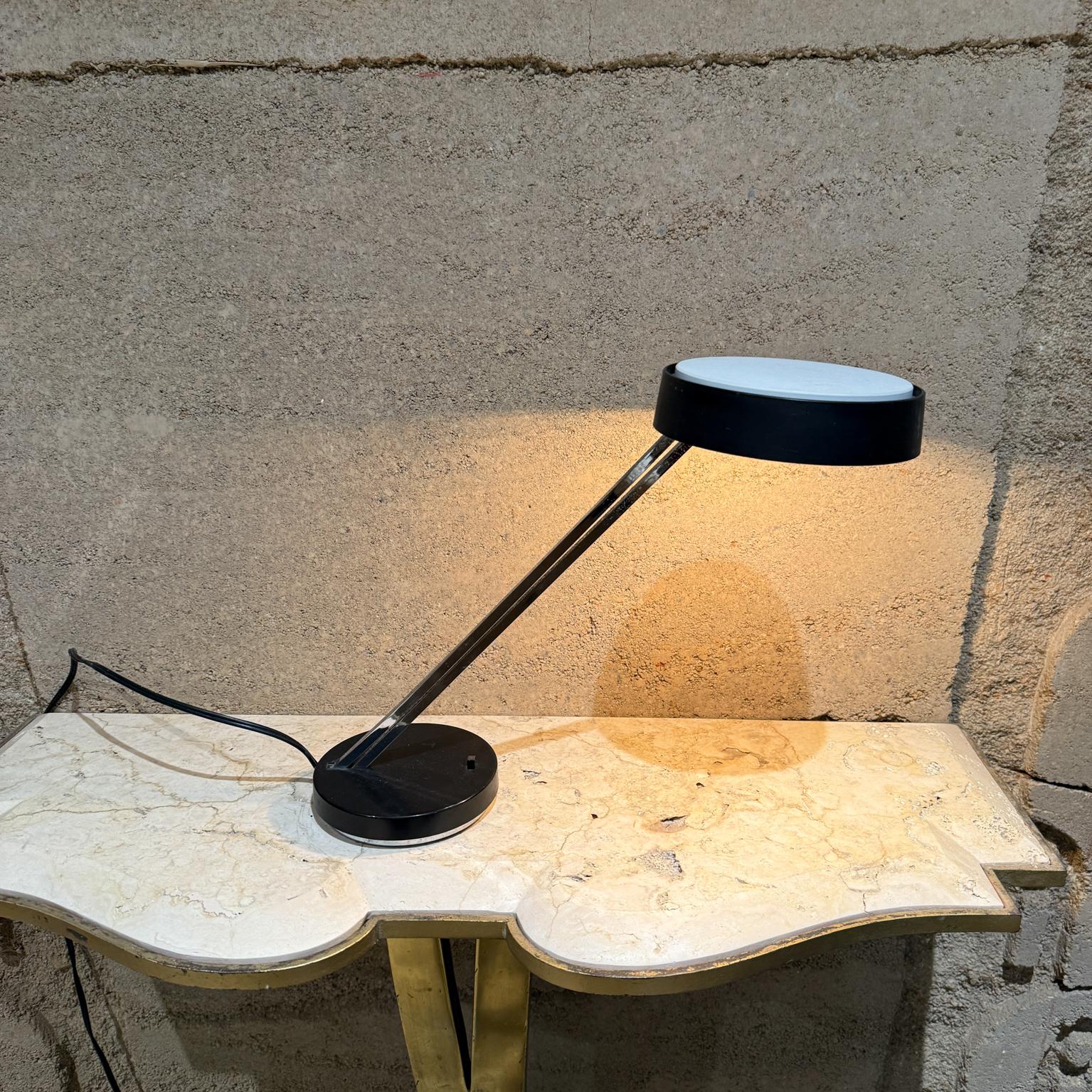 Polychromed MCM Modernist Lightolier Adjustable Desk  Table Task Lamp For Sale