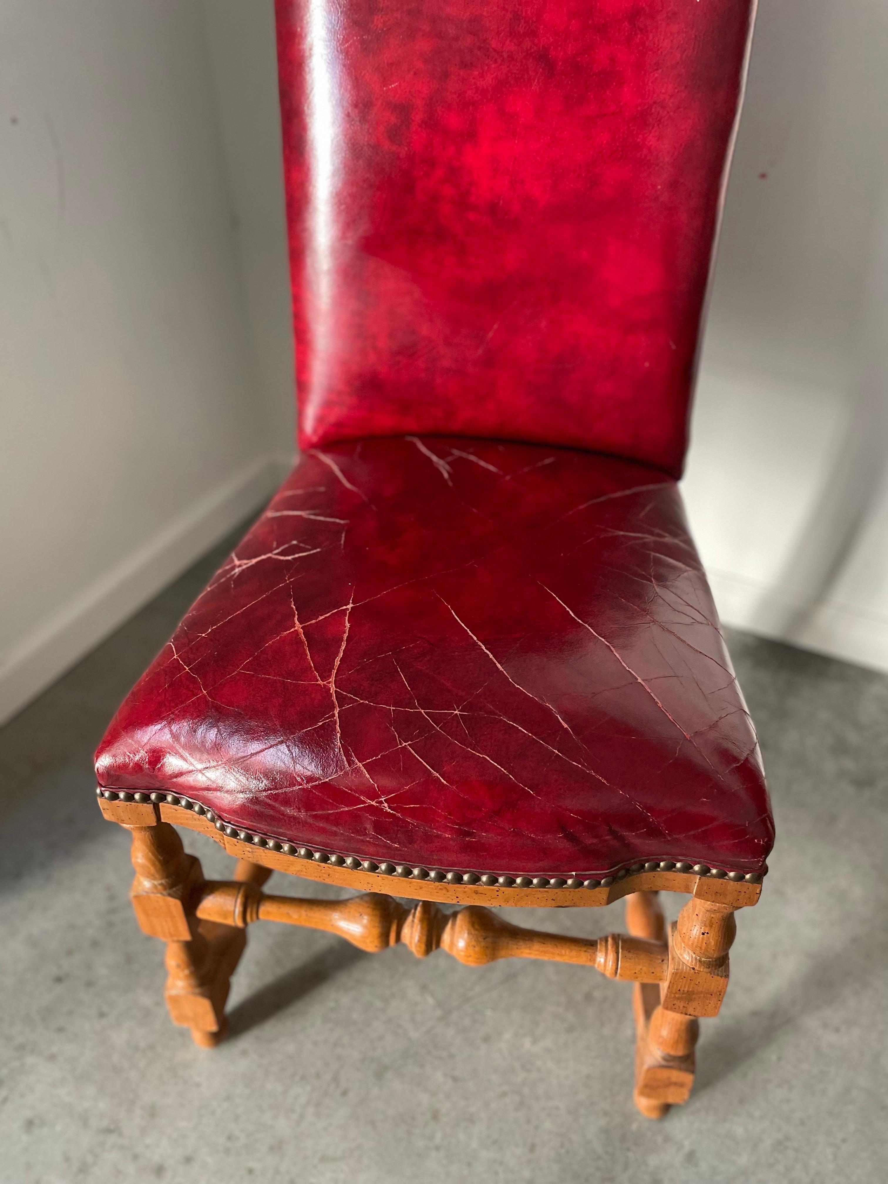 MCM Louis XIII Stil Französische Esszimmerstühle aus Eiche Rot Os De Mouton - 6er-Set im Angebot 10