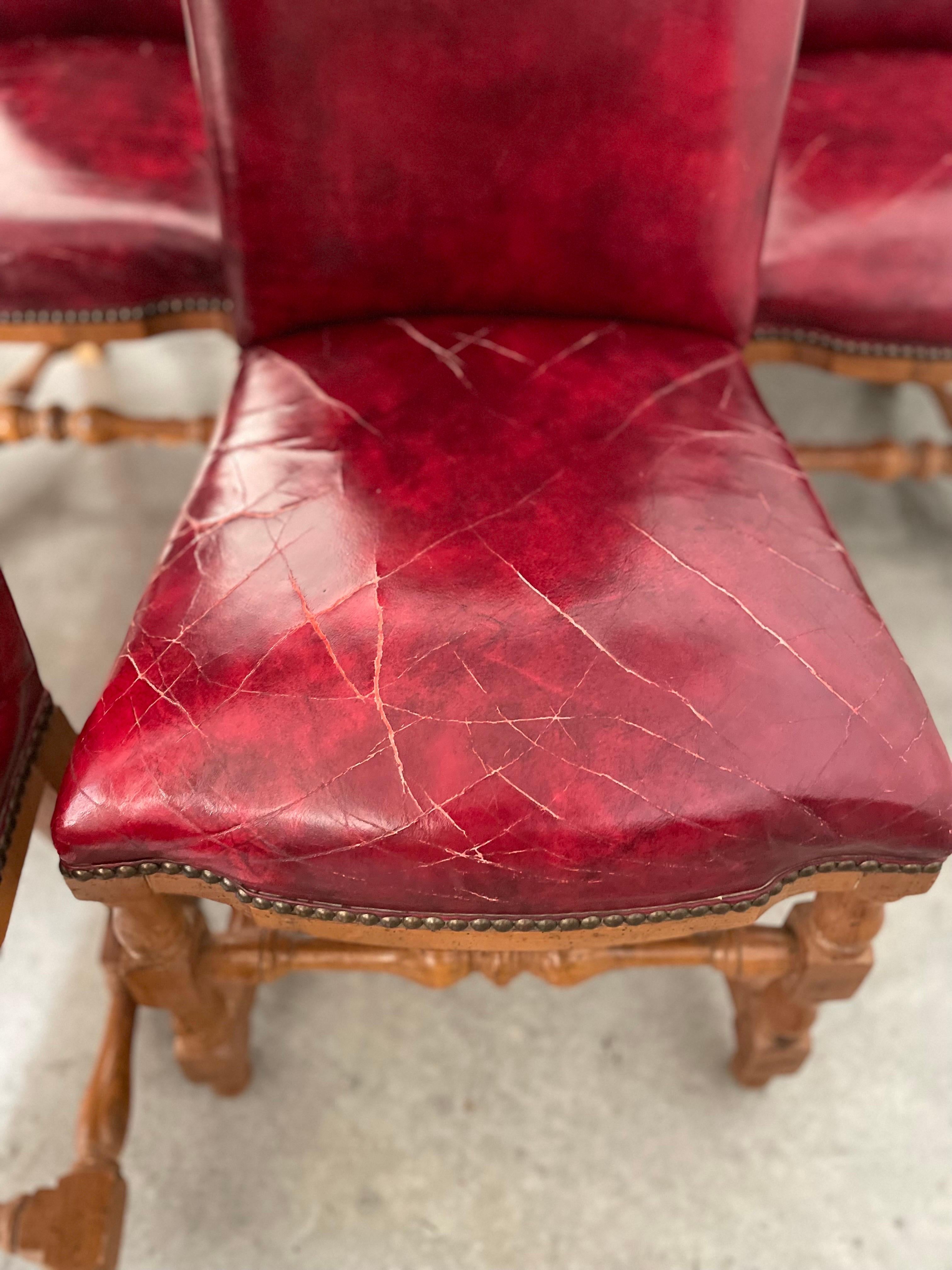 MCM Louis XIII Stil Französische Esszimmerstühle aus Eiche Rot Os De Mouton - 6er-Set im Angebot 4