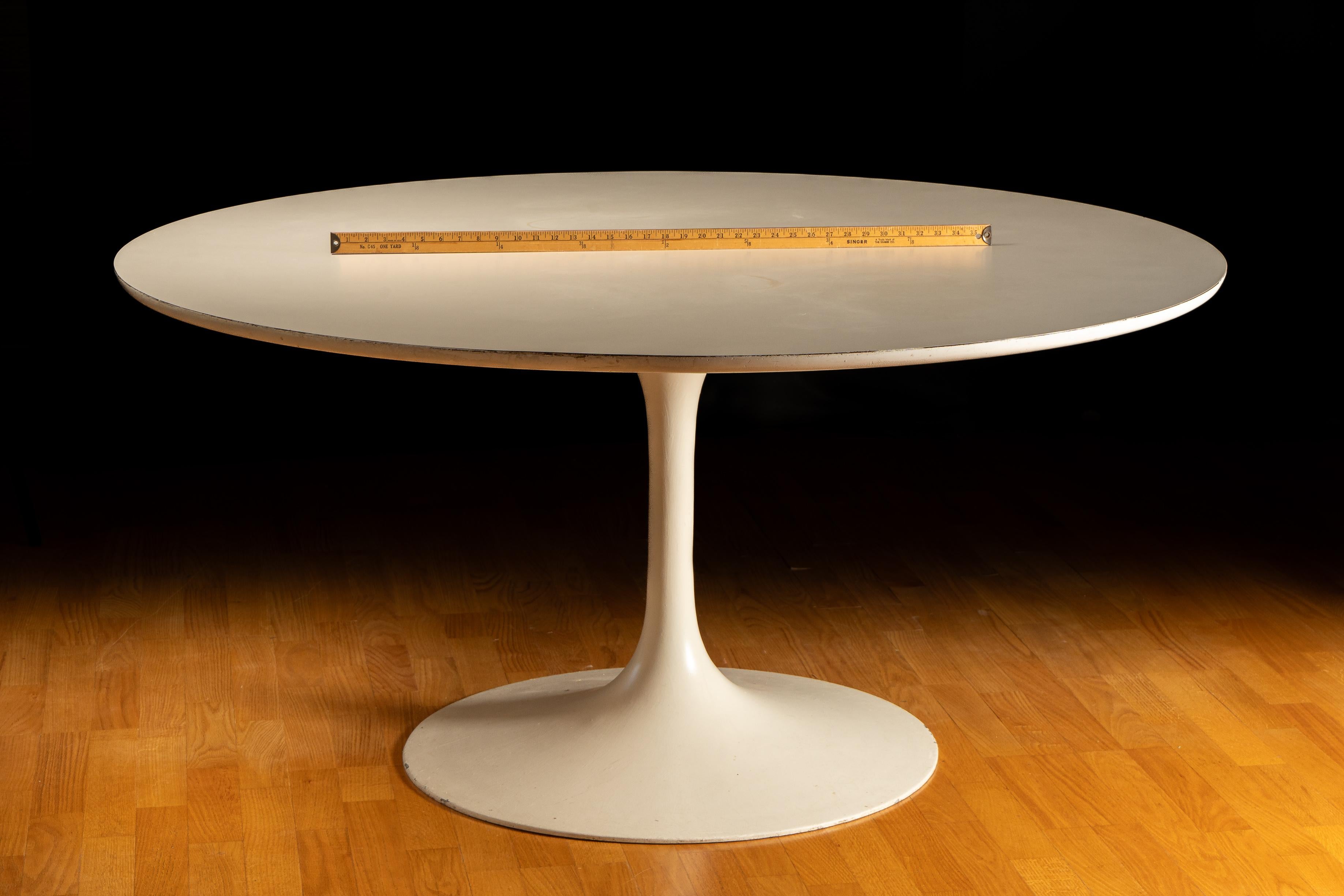 MCM Lounge Height Saarinen Table by Knoll For Sale 1