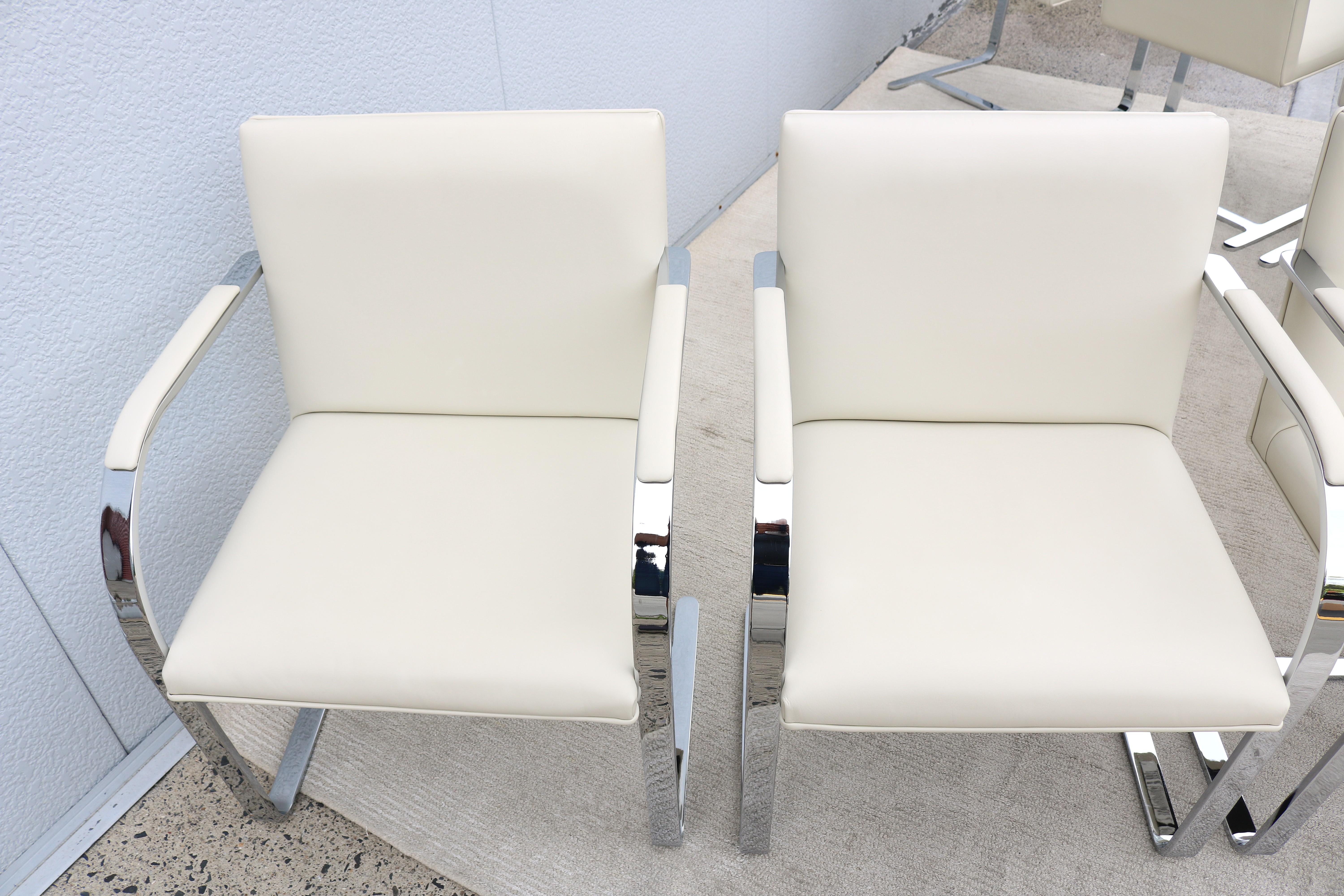 MCM Ludwig Mies van der Rohe Brno - Sedie da bar piatte in pelle di Gordon, set di 8 pezzi in vendita 5