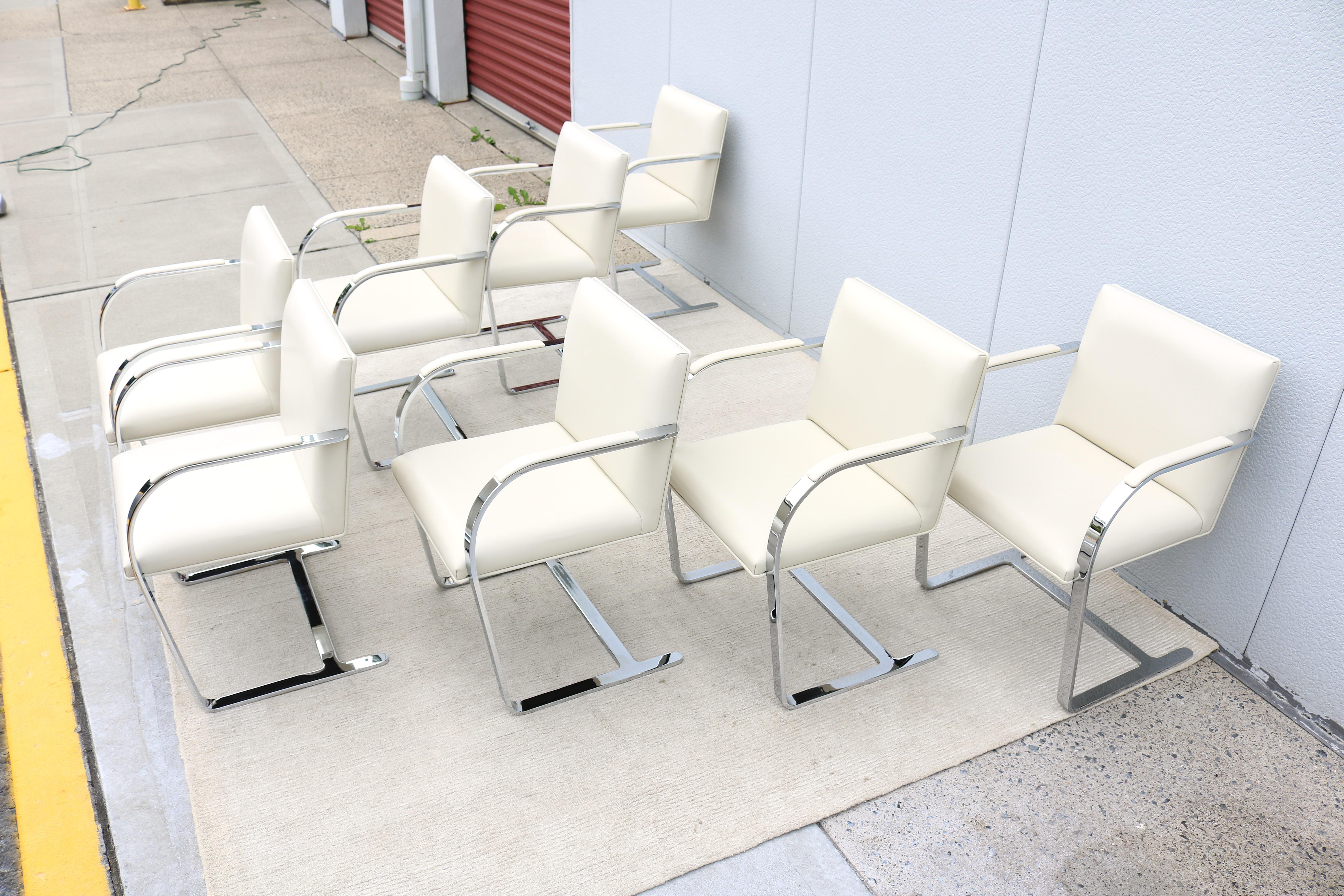 Americano MCM Ludwig Mies van der Rohe Brno - Sedie da bar piatte in pelle di Gordon, set di 8 pezzi in vendita