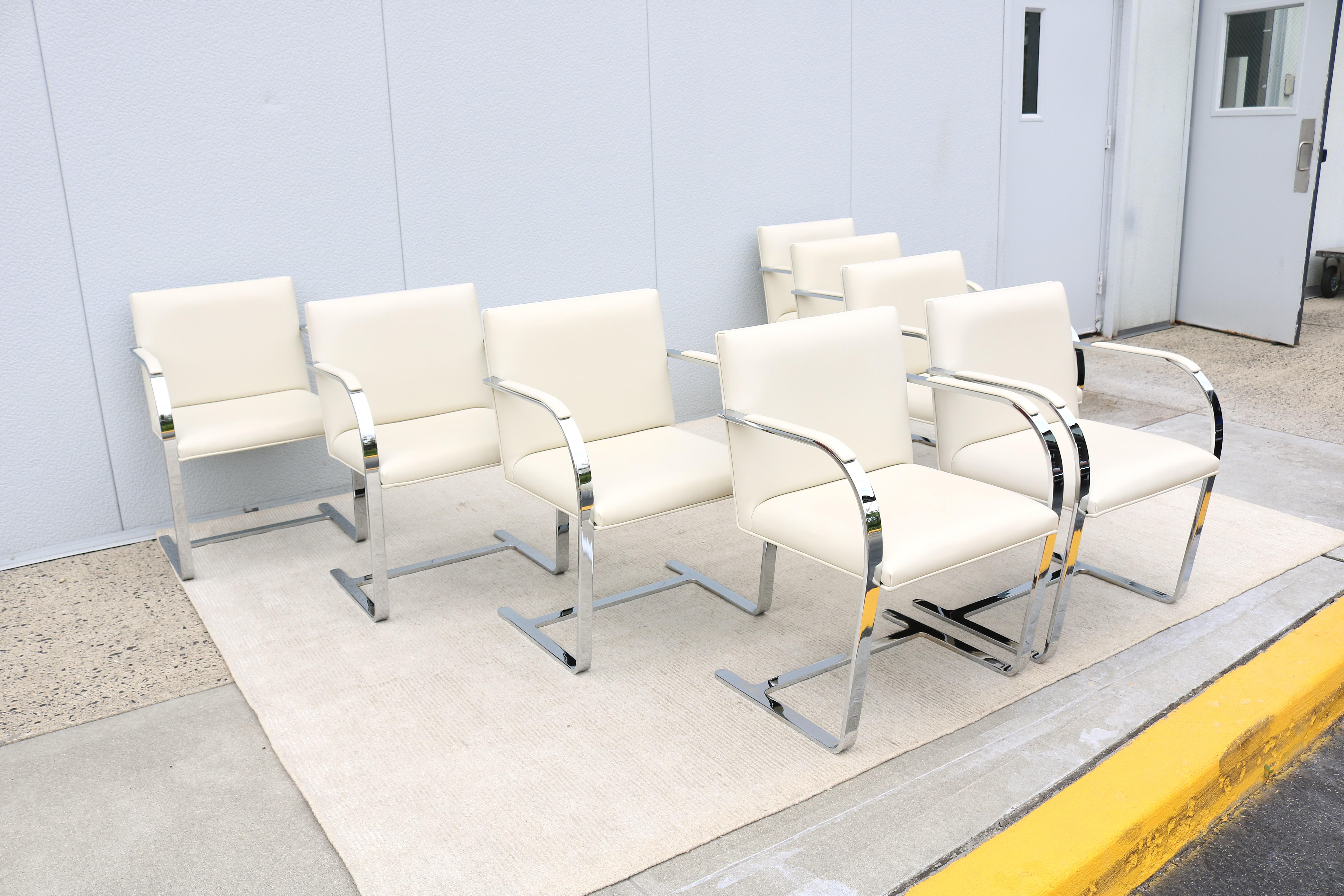 Placcato MCM Ludwig Mies van der Rohe Brno - Sedie da bar piatte in pelle di Gordon, set di 8 pezzi in vendita