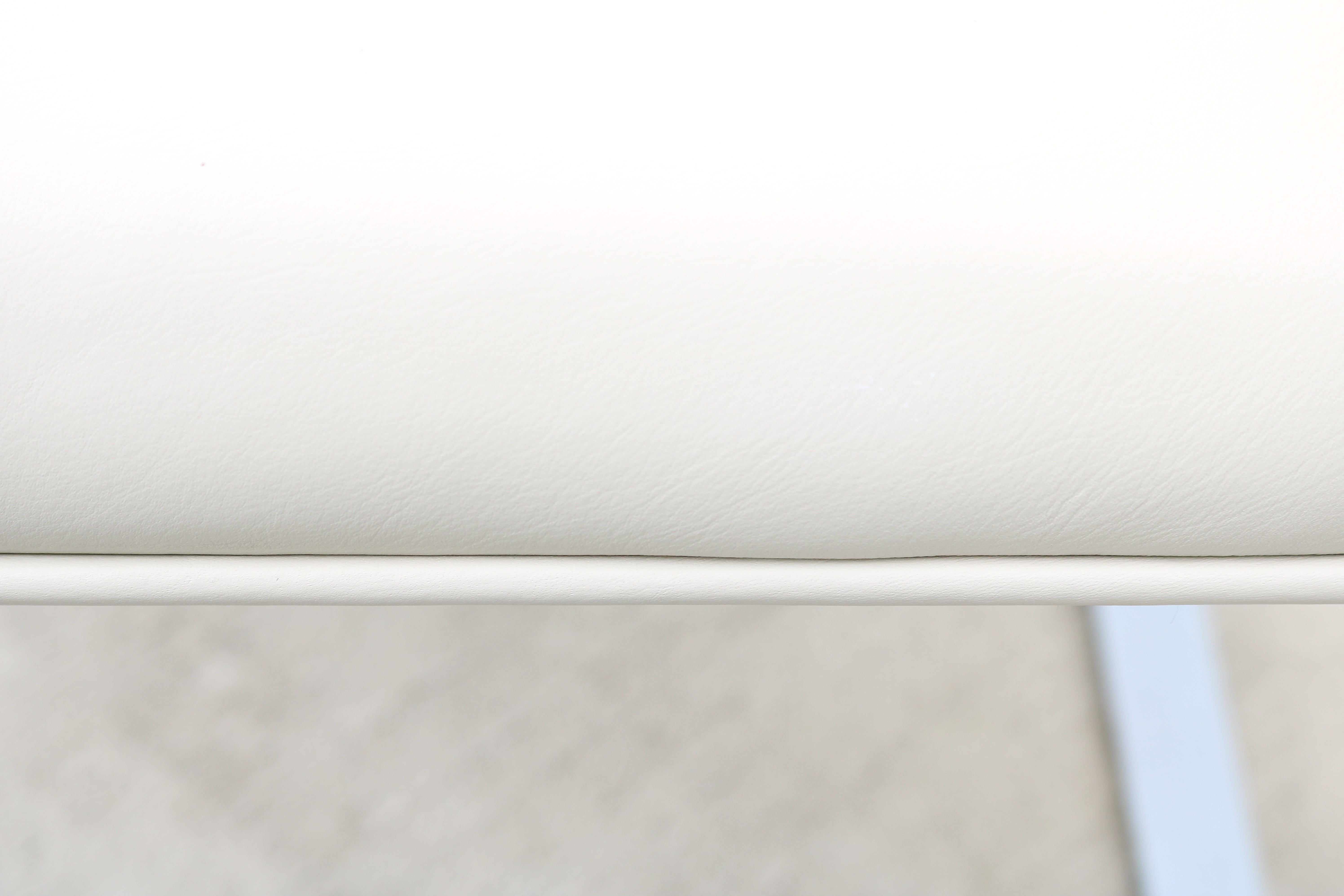 MCM Ludwig Mies van der Rohe Brno Weißes Leder Flache Barstühle von Gordon ein Paar im Angebot 6