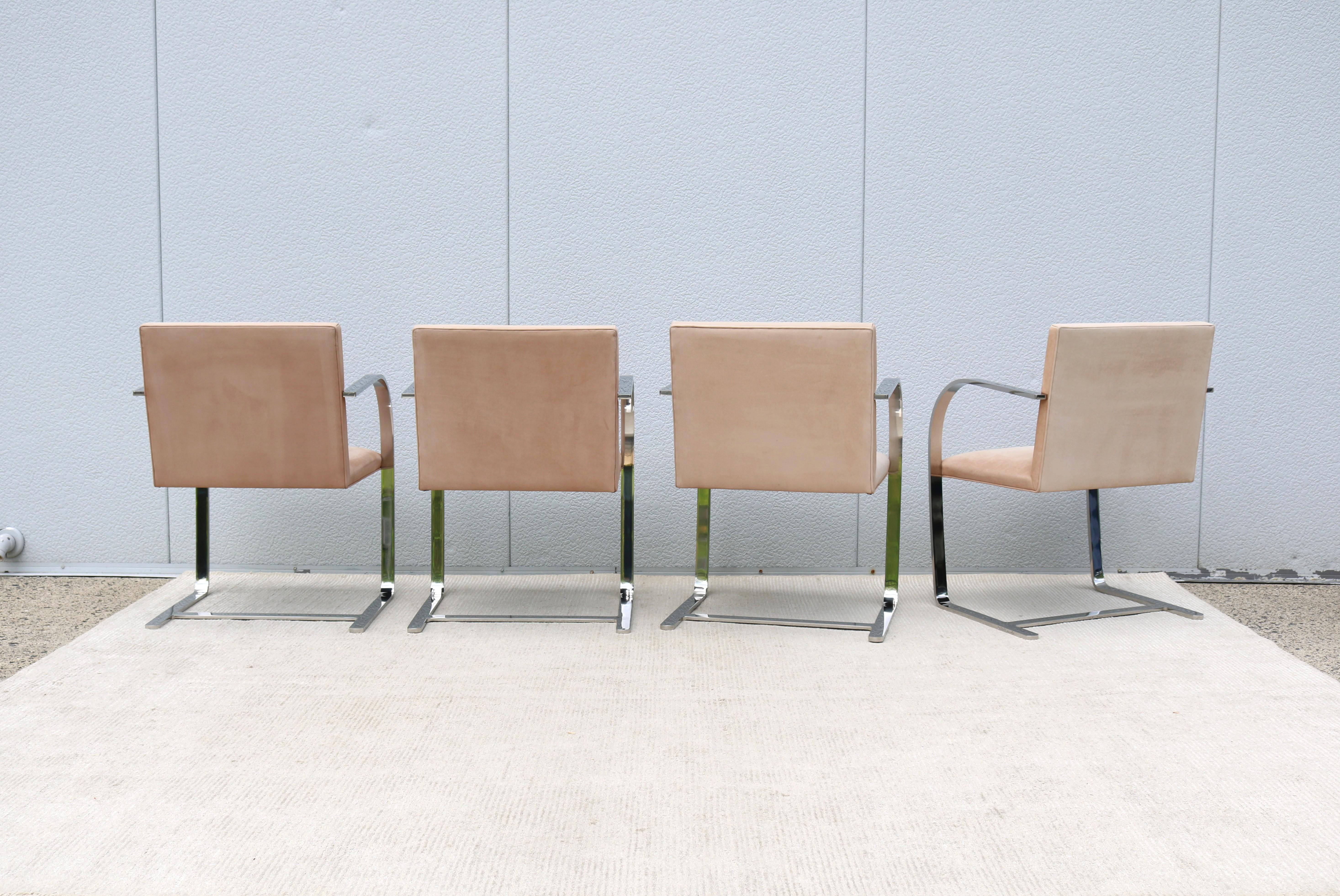 MCM Ludwig Mies van der Rohe para Knoll Sillas planas de bar Brno en nobuk, set de 4 en venta 3