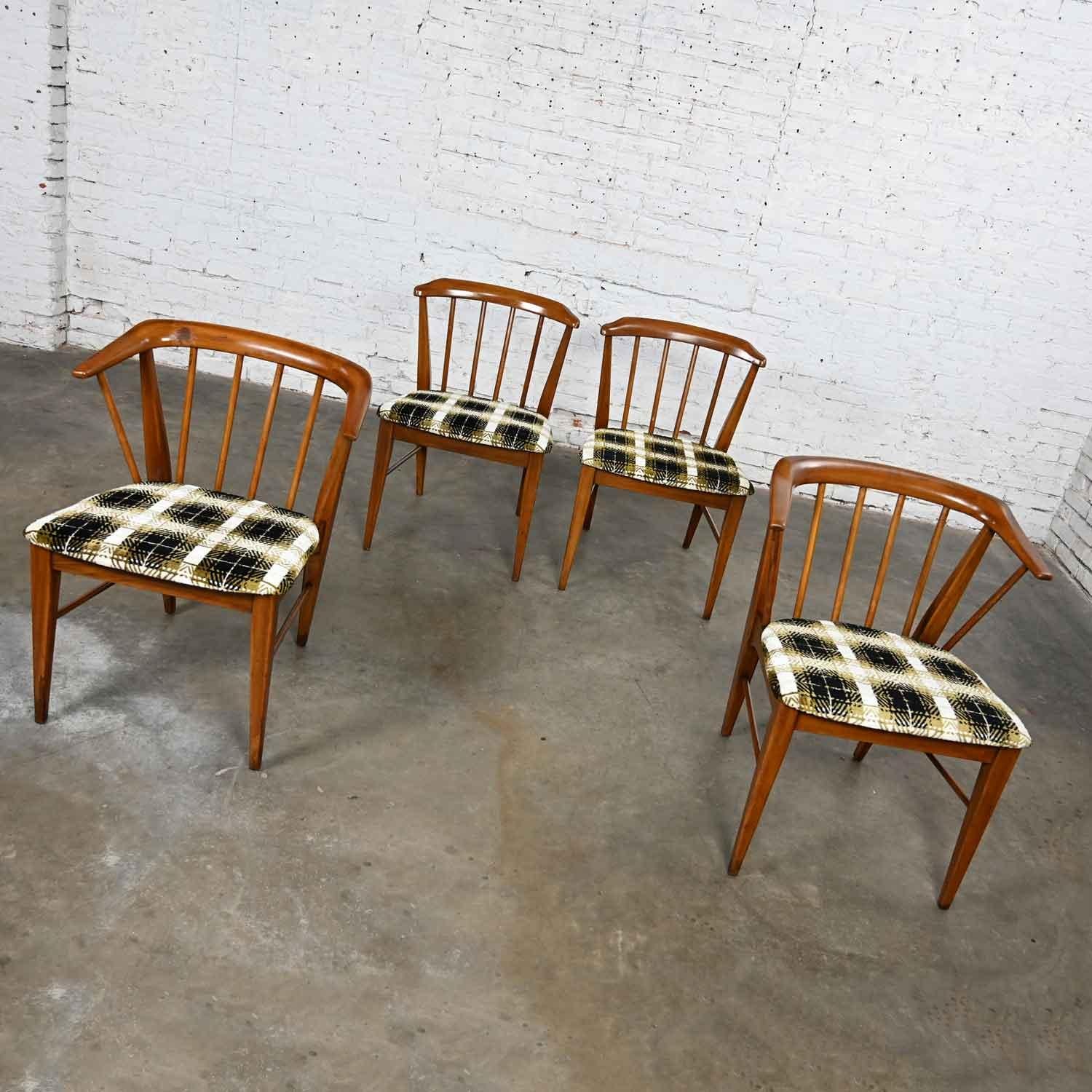 Gorgeous vintage Mid-Century Modern maple spindle barrel back dining chairs 2 side and 2 armchairs attributed to Statesville Chair Company retailed by Woodward & Lothrop. Newly upholstered in new old stock VINTAGE black, white, & gold plaid fabric.